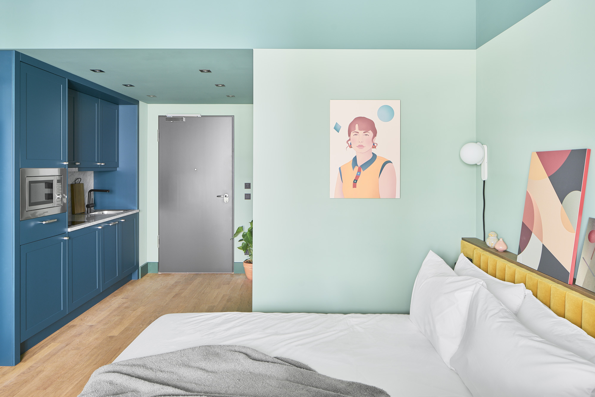 Studio with Balcony with Views