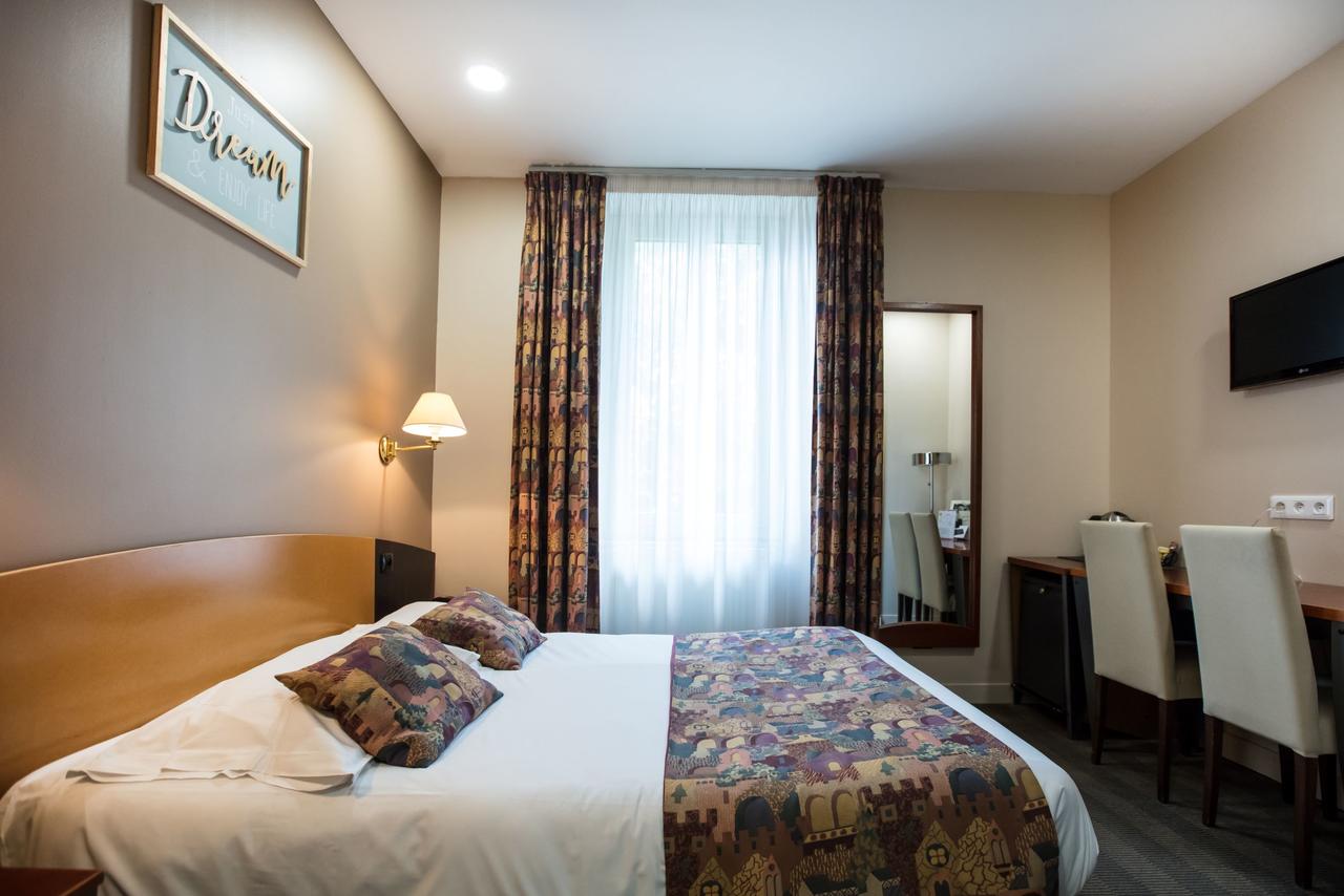 Room Connecting Room