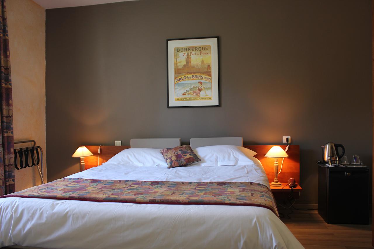 Room Connecting Room