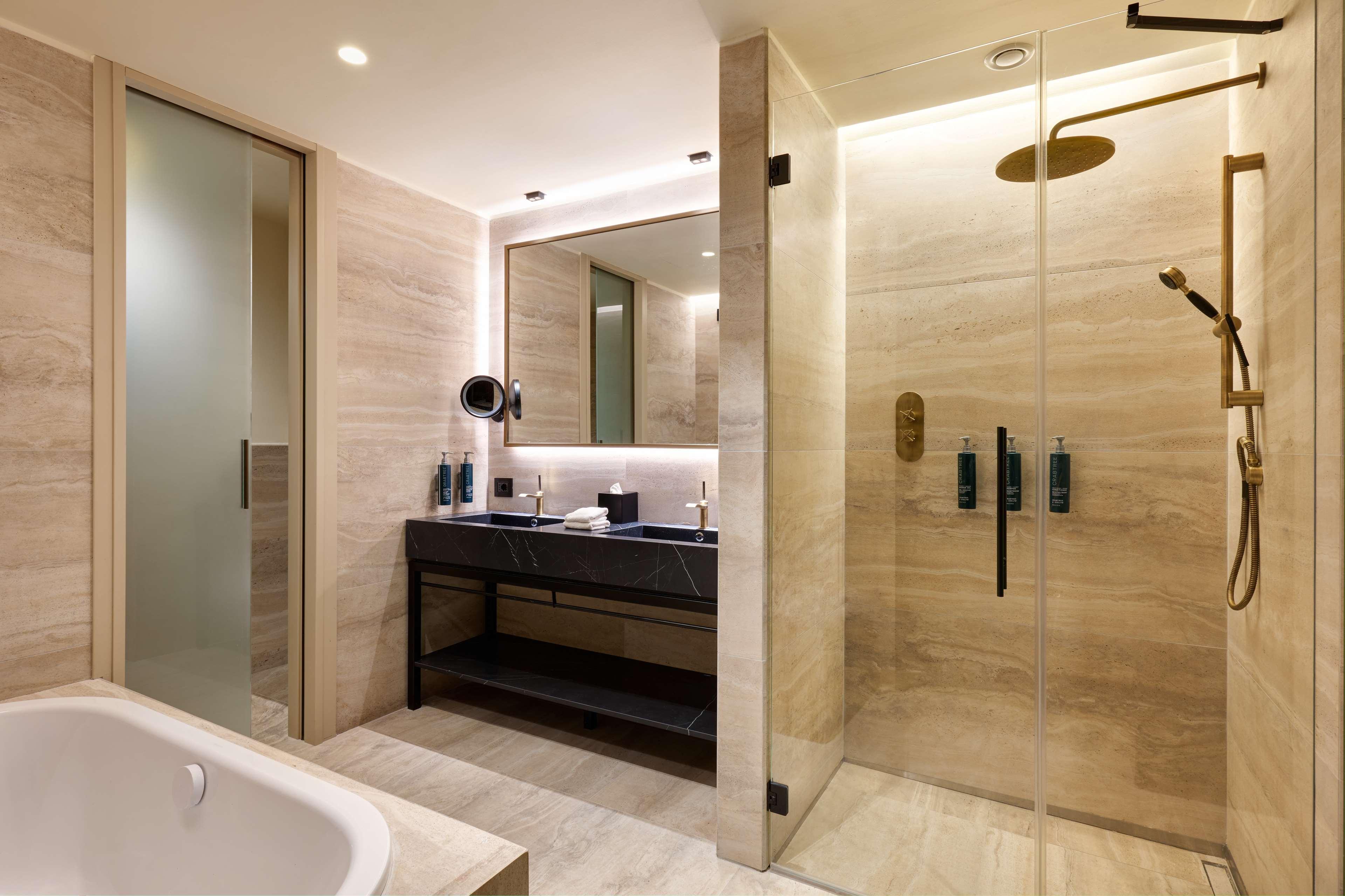 Junior Suite King Size Bed