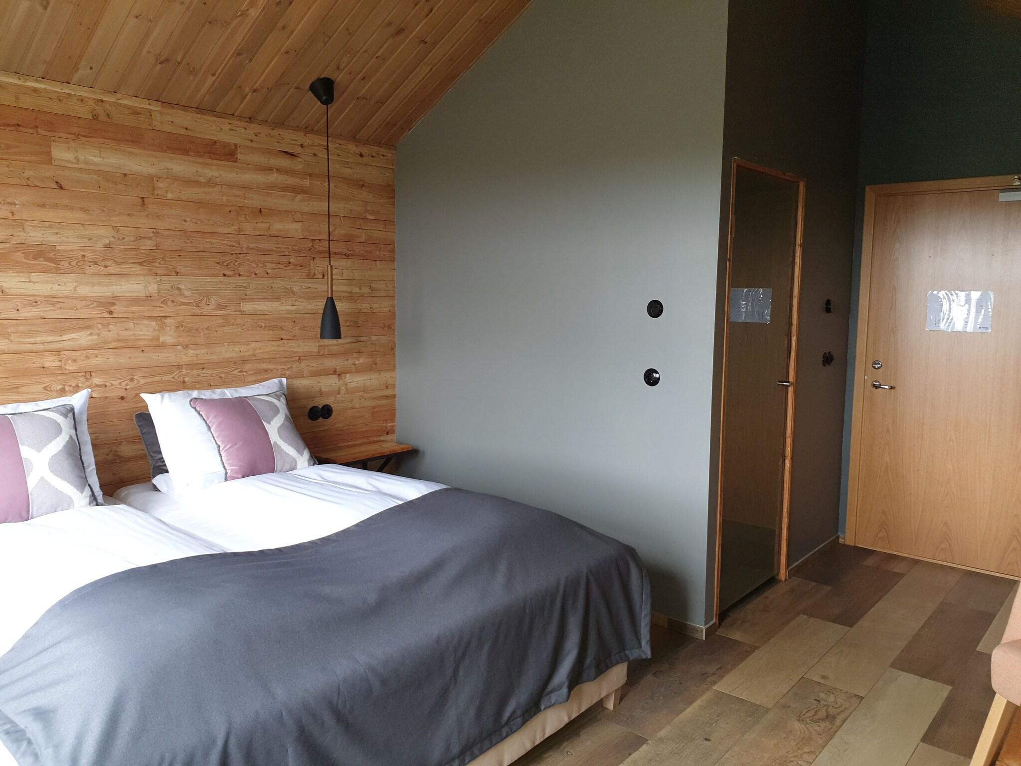 Double or Twin Queen Size Bed