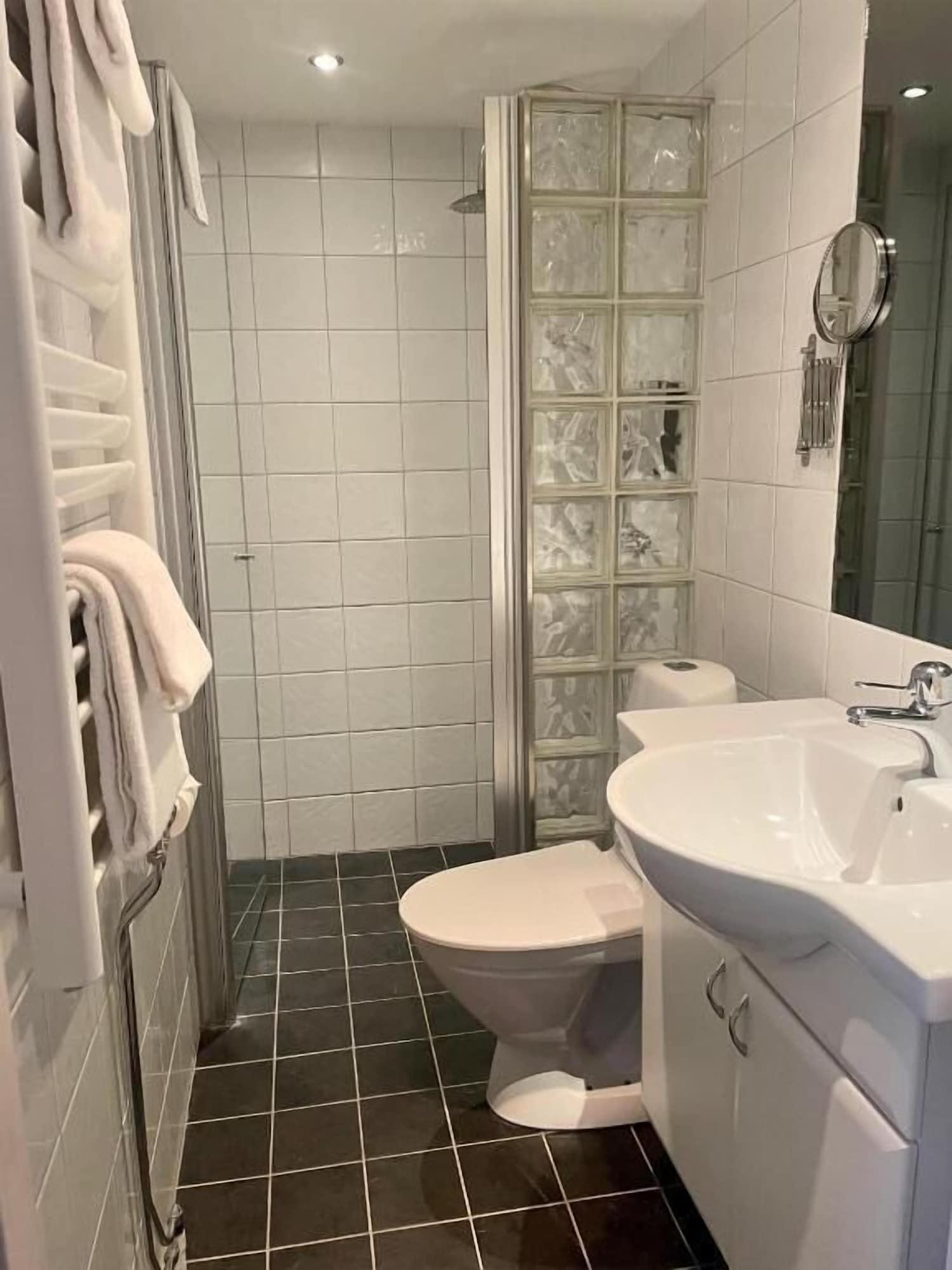 Family Room Three Beds