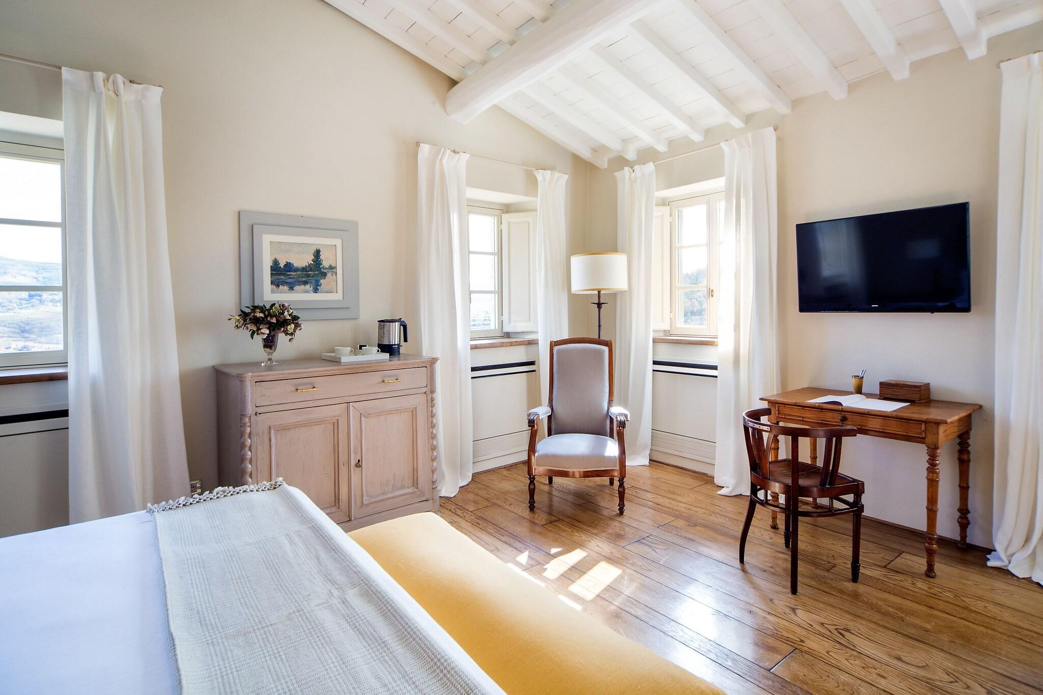 Double Deluxe King Bed