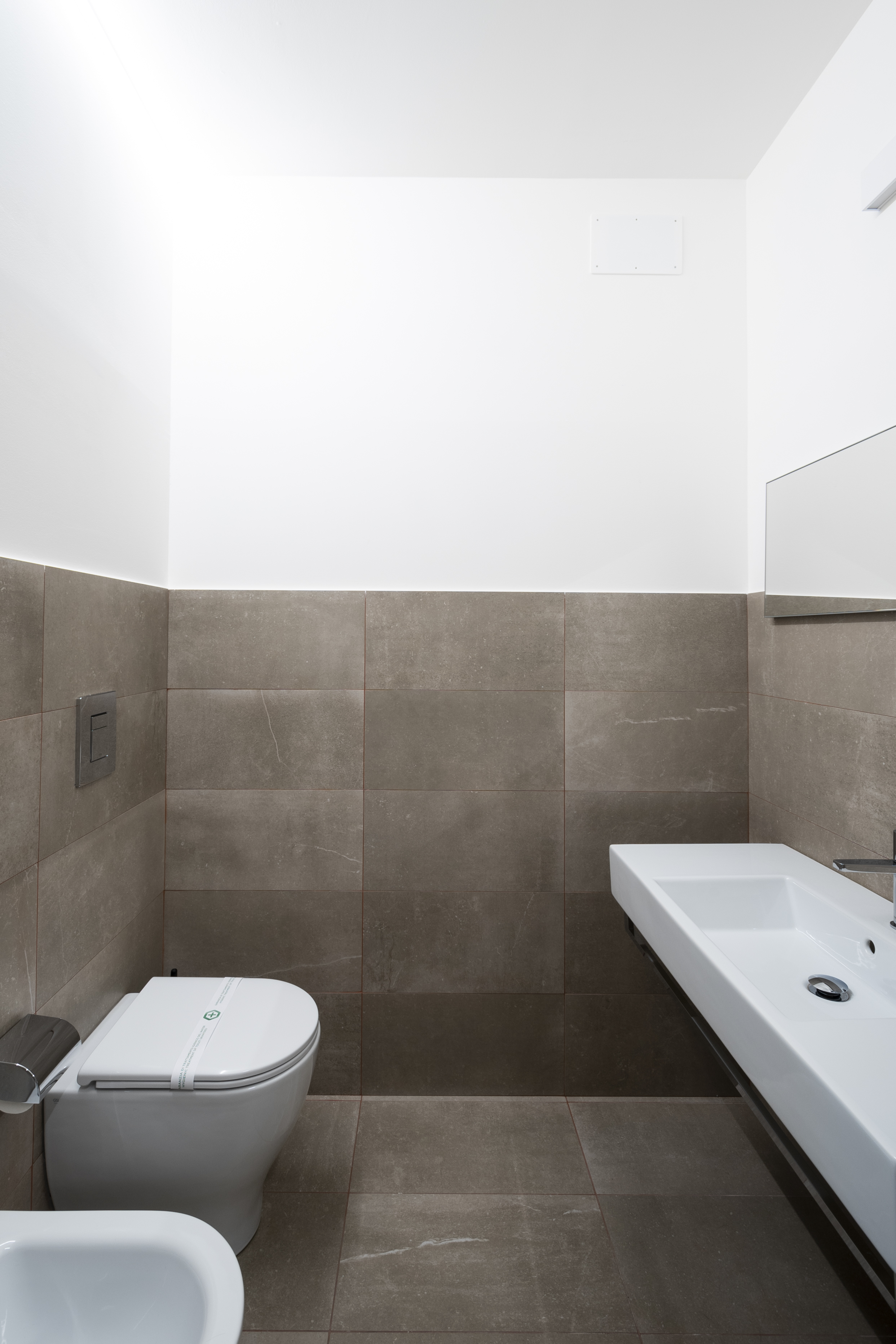 Quadruple Two Bedrooms One Bathroom