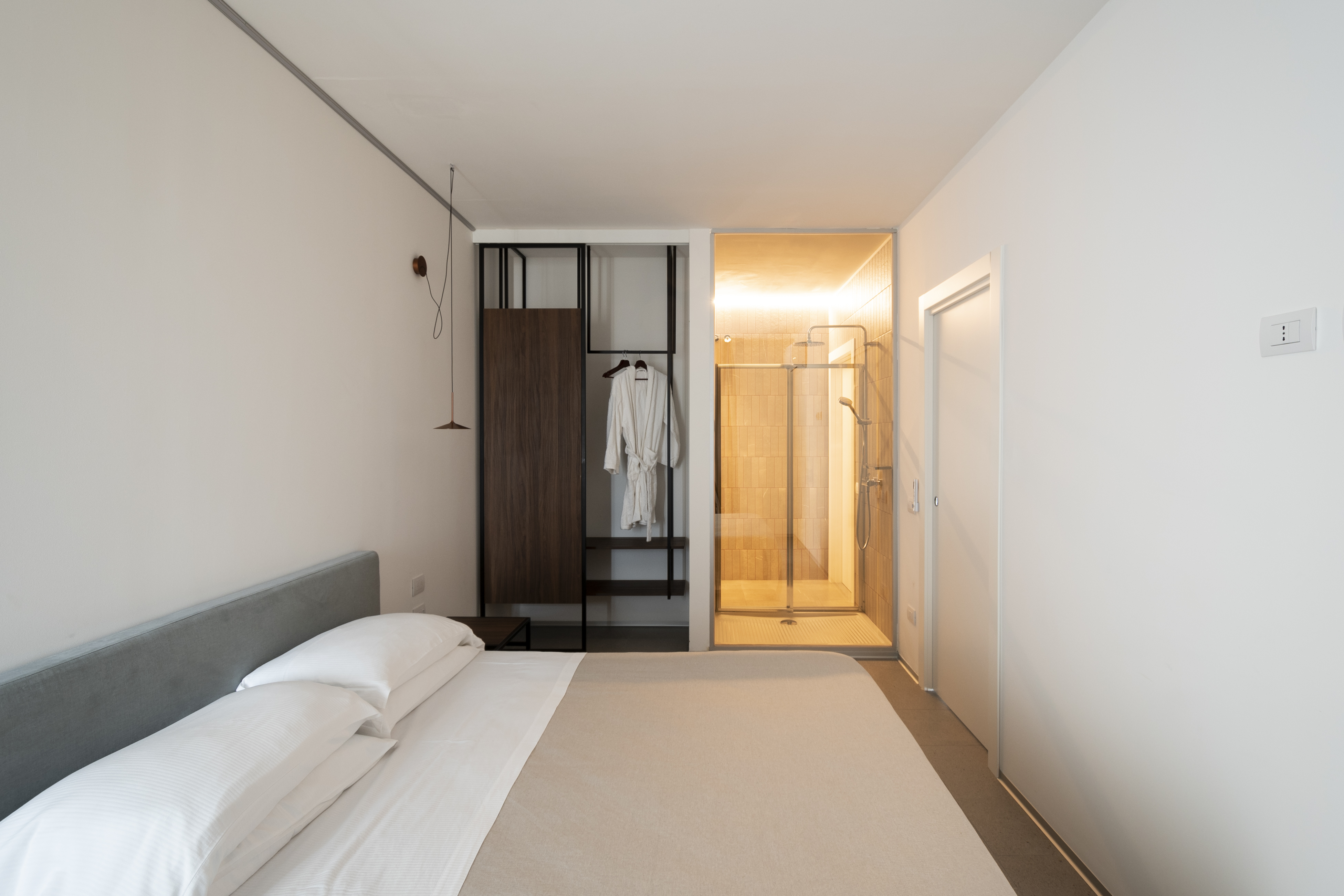 Quadruple Two Bedrooms One Bathroom