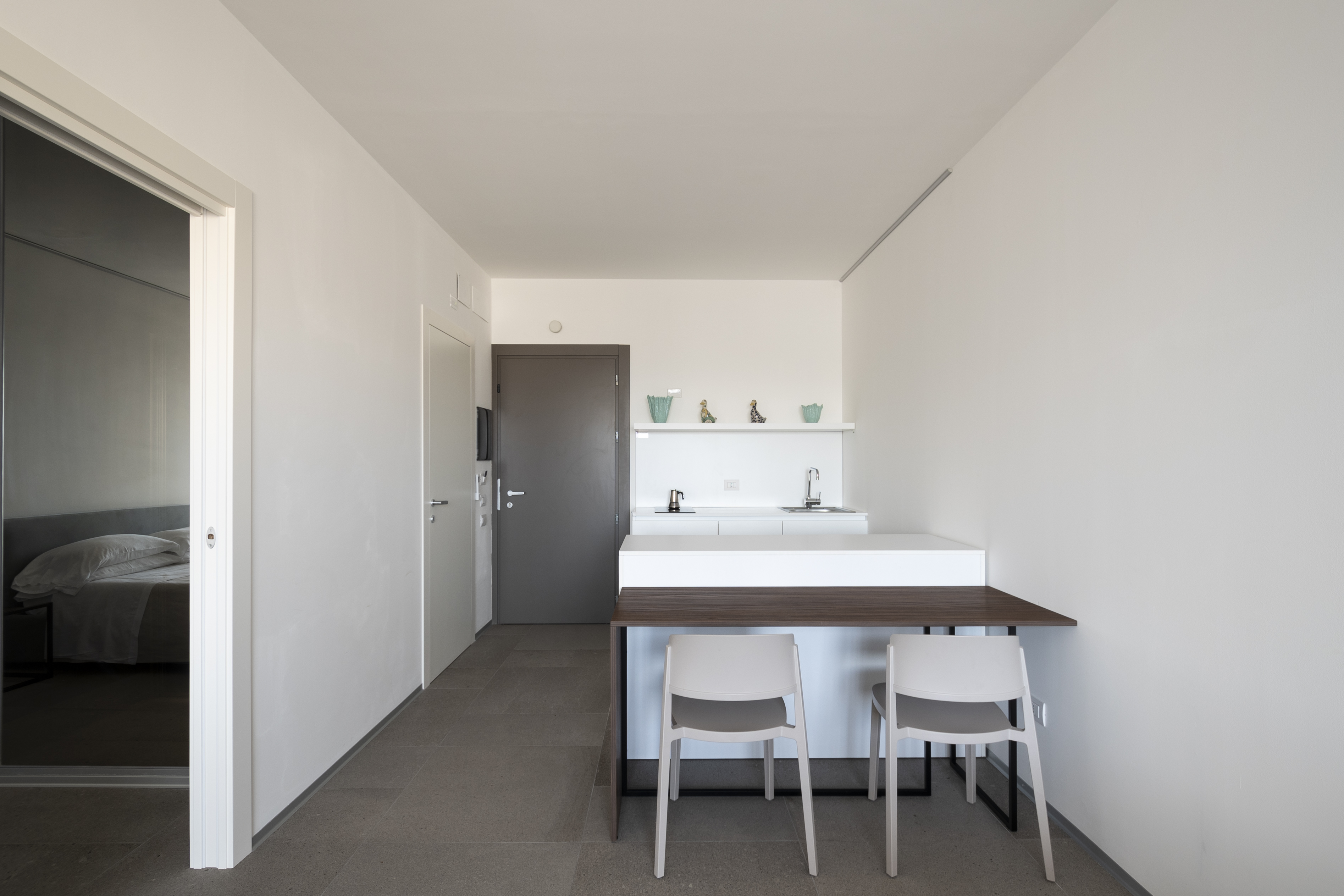 Quadruple Two Bedrooms One Bathroom