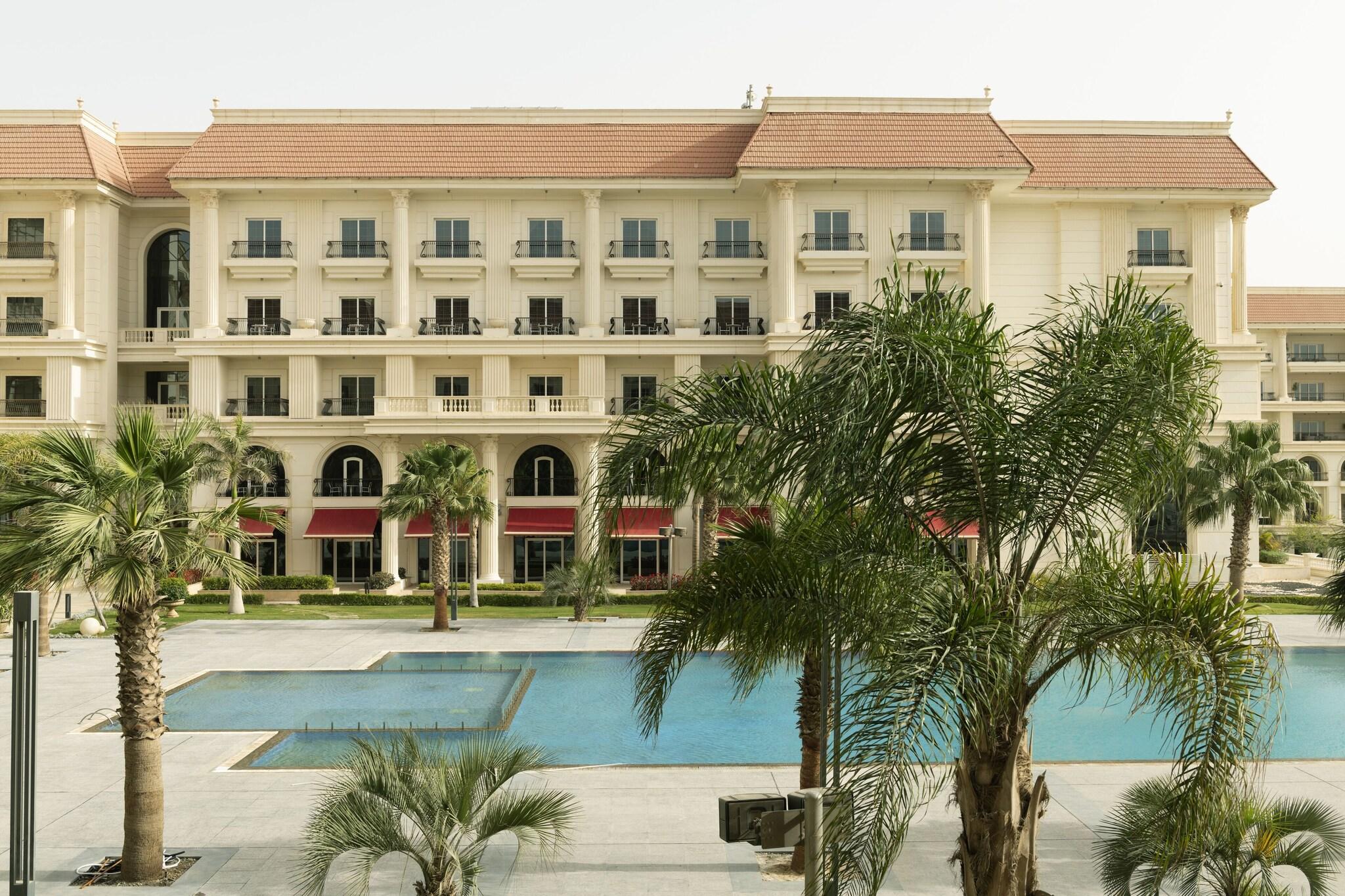 Twin Deluxe Pool View