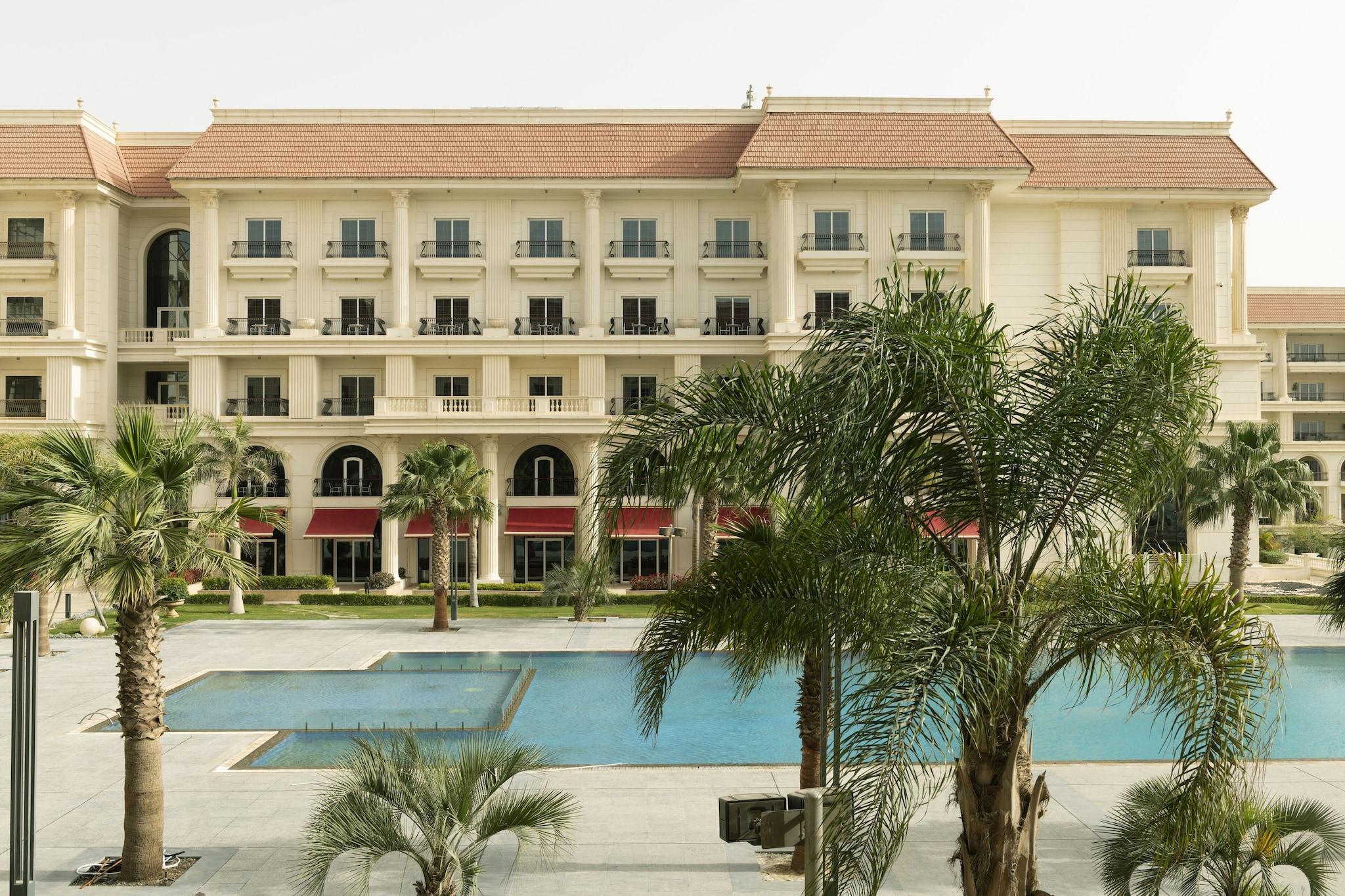 Double Deluxe Pool View