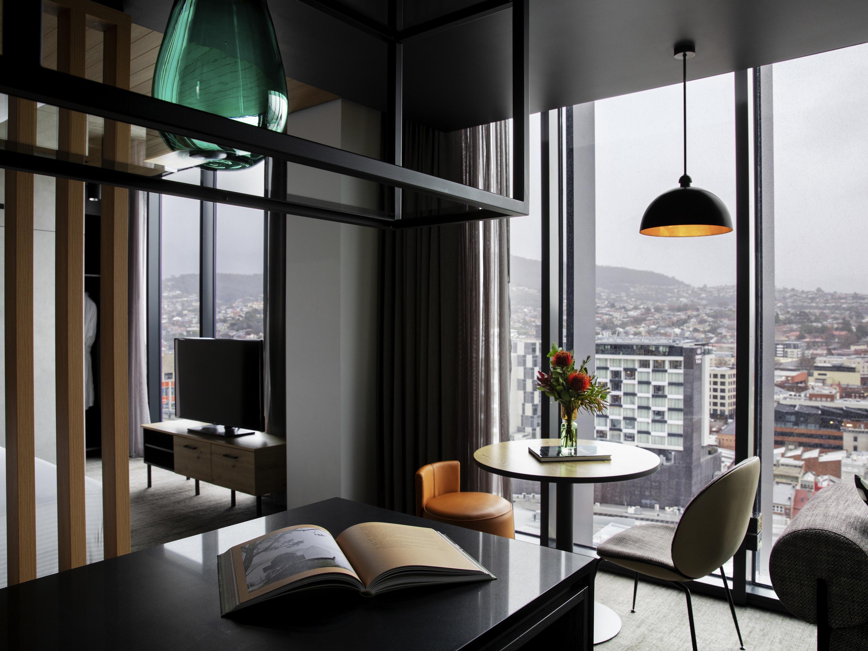 Suite City View King Bed