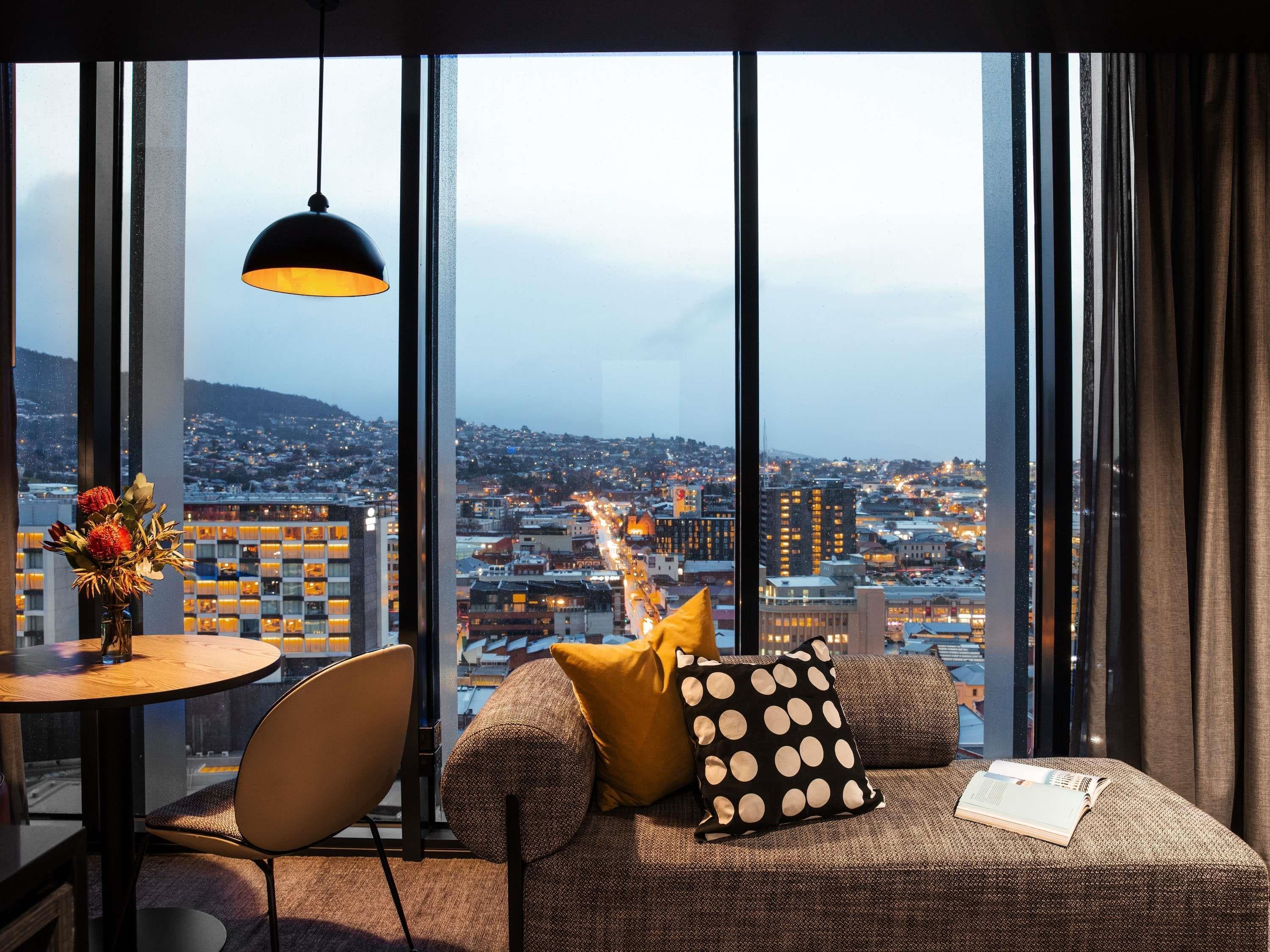 Suite City View King Bed