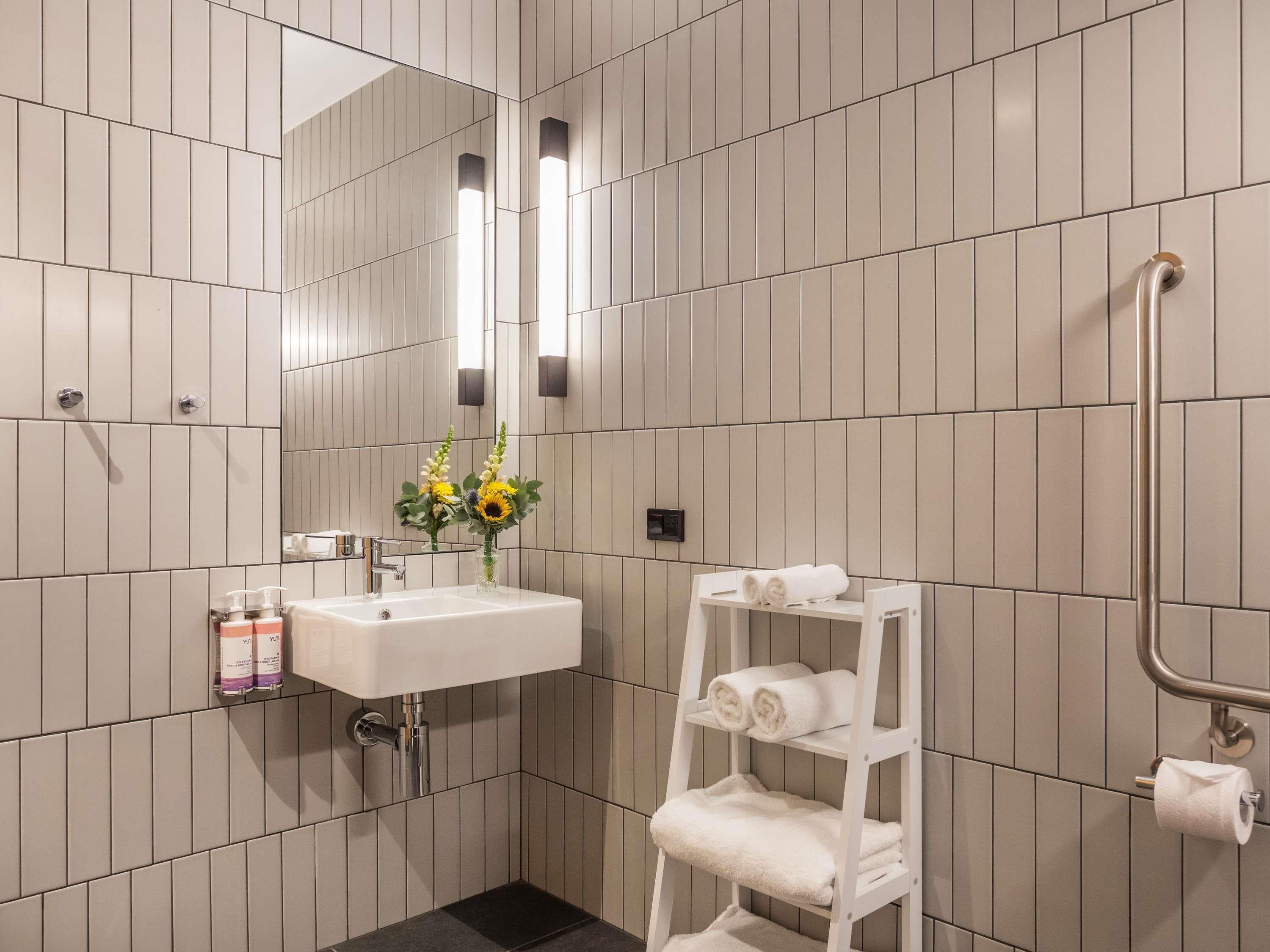 Double Accessible King Size Bed