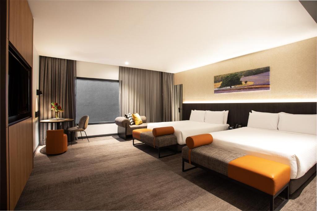 Twin Accessible-two Queen Beds