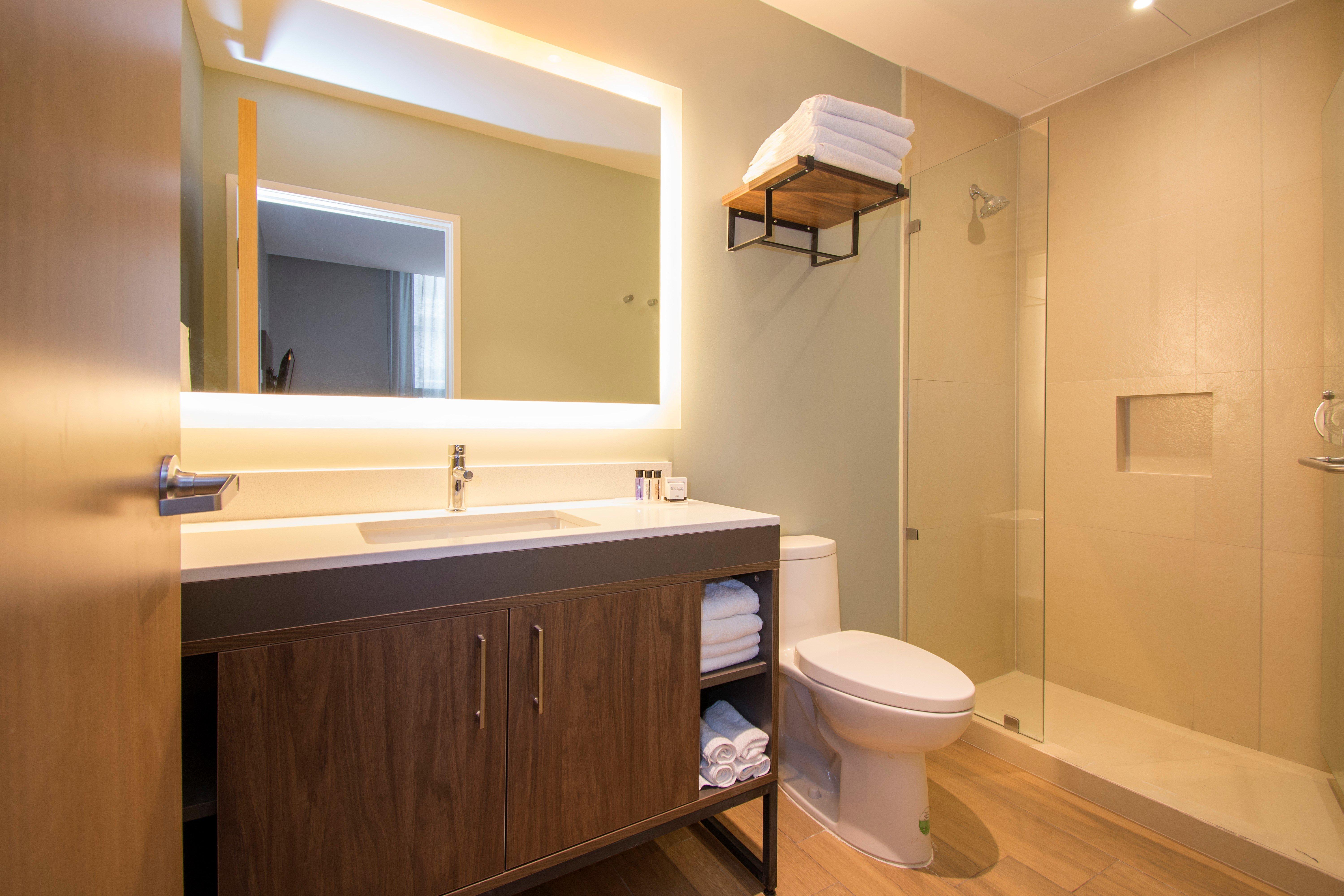 Studio Two Queen Beds