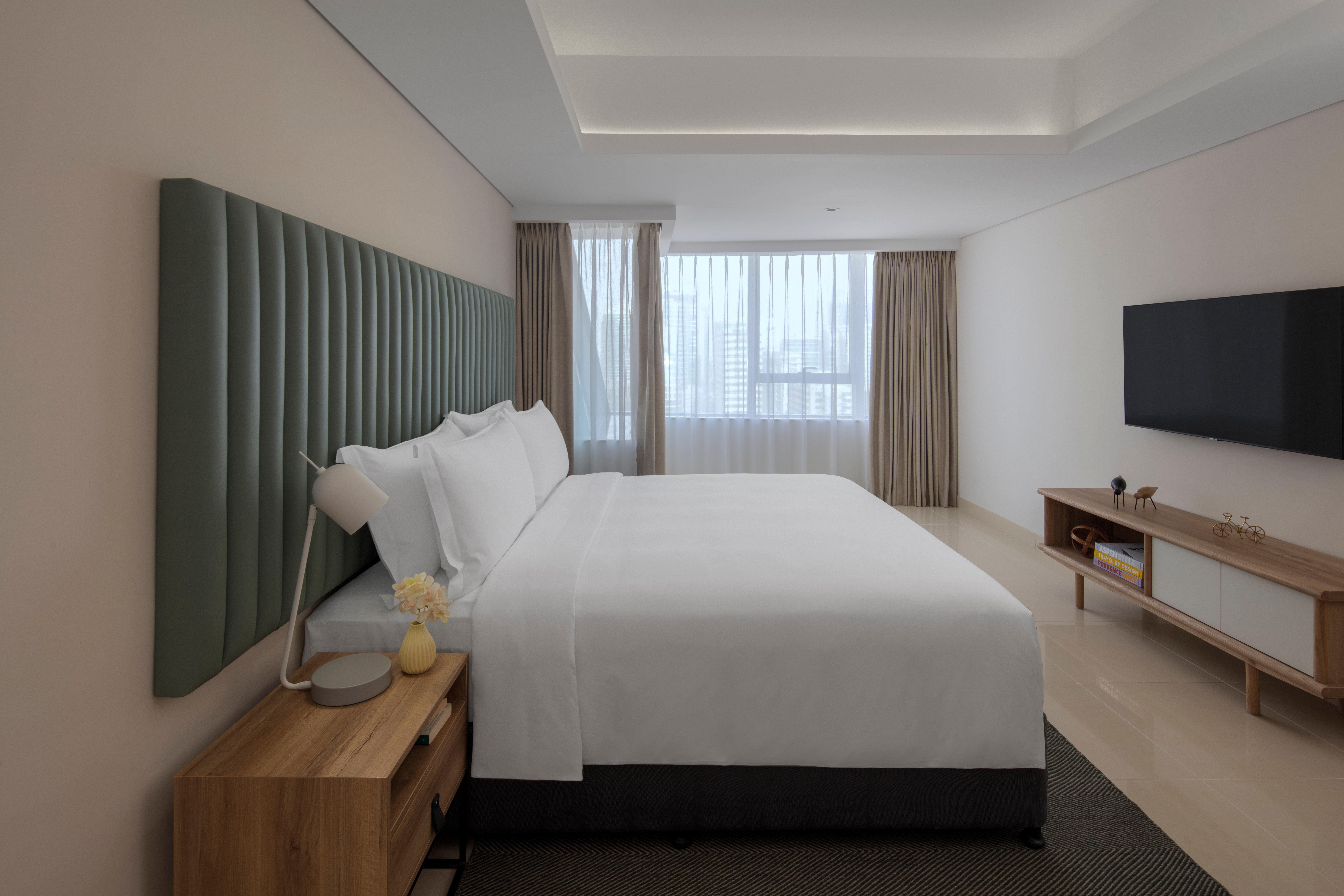 Suite City View King Bed