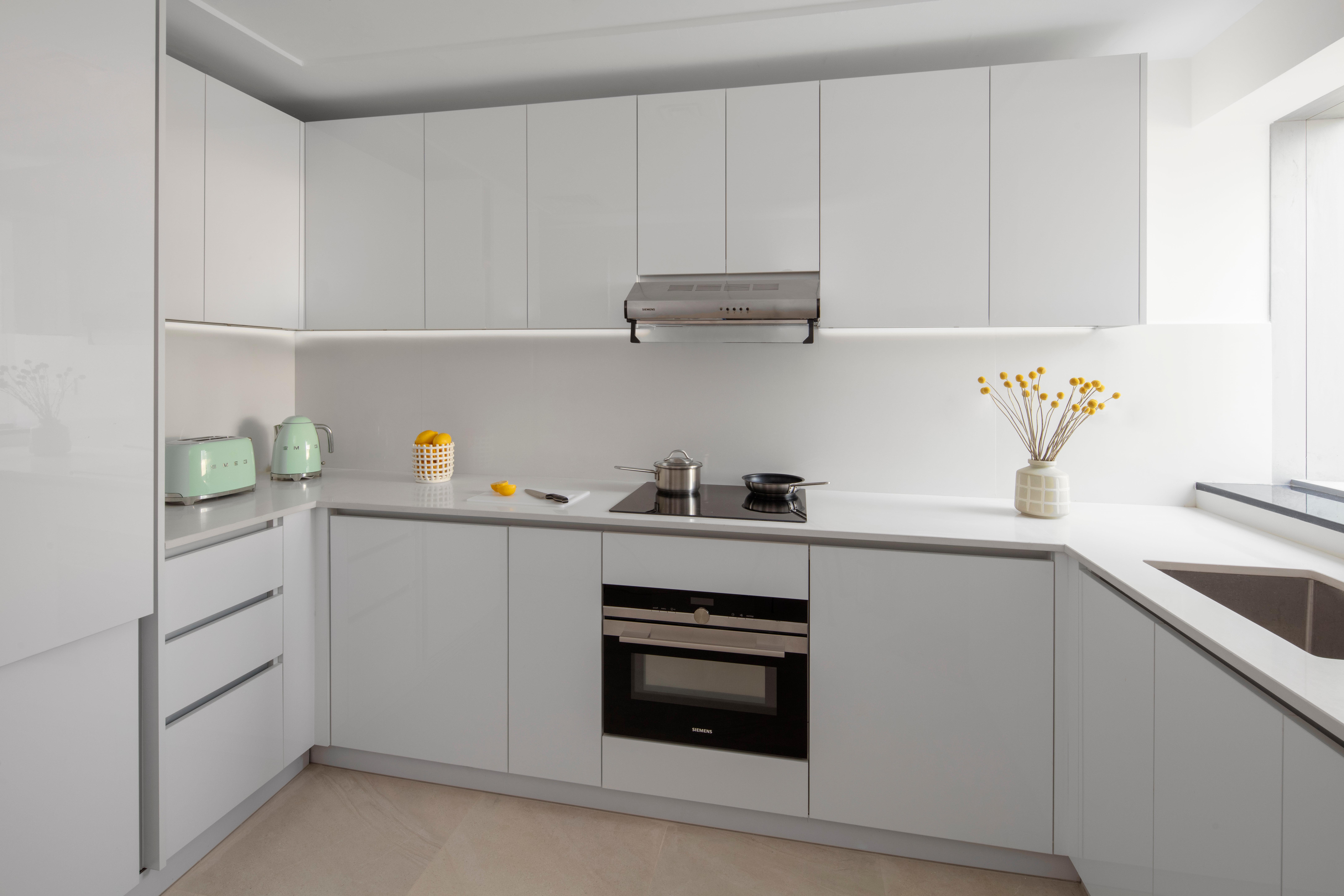 Suite Accessible King Size Bed