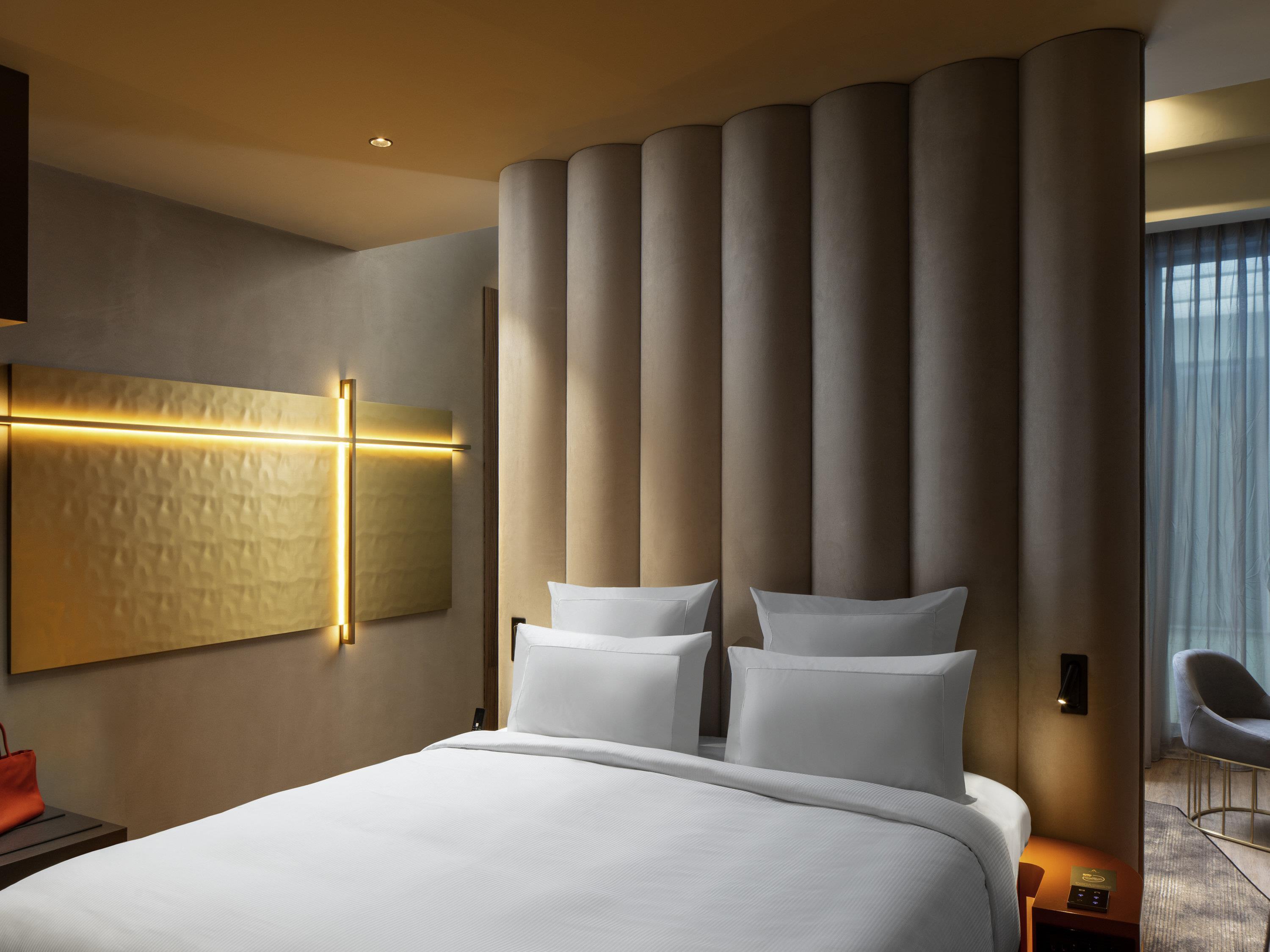 Suite Deluxe King Bed