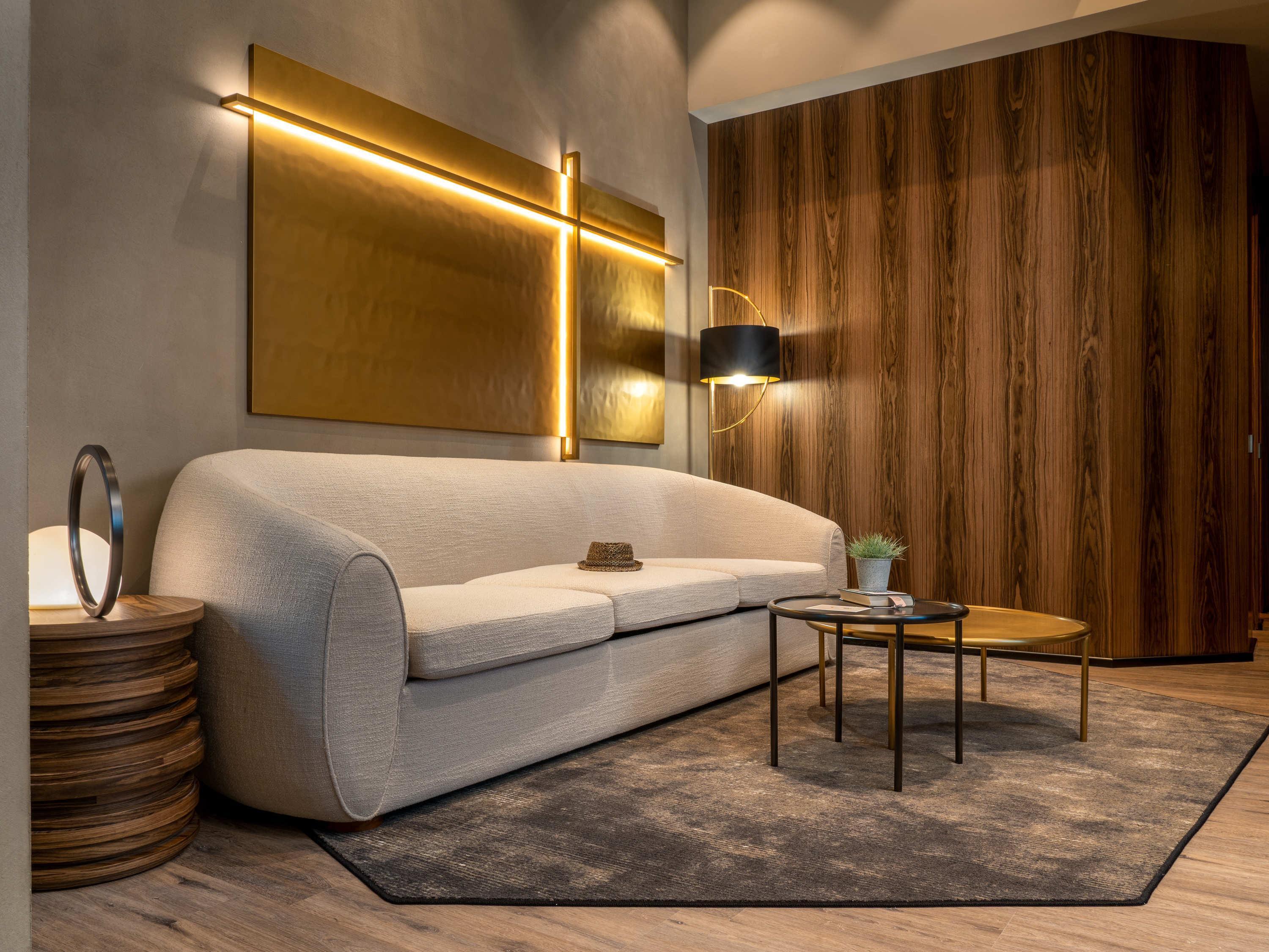 Suite Deluxe King Bed