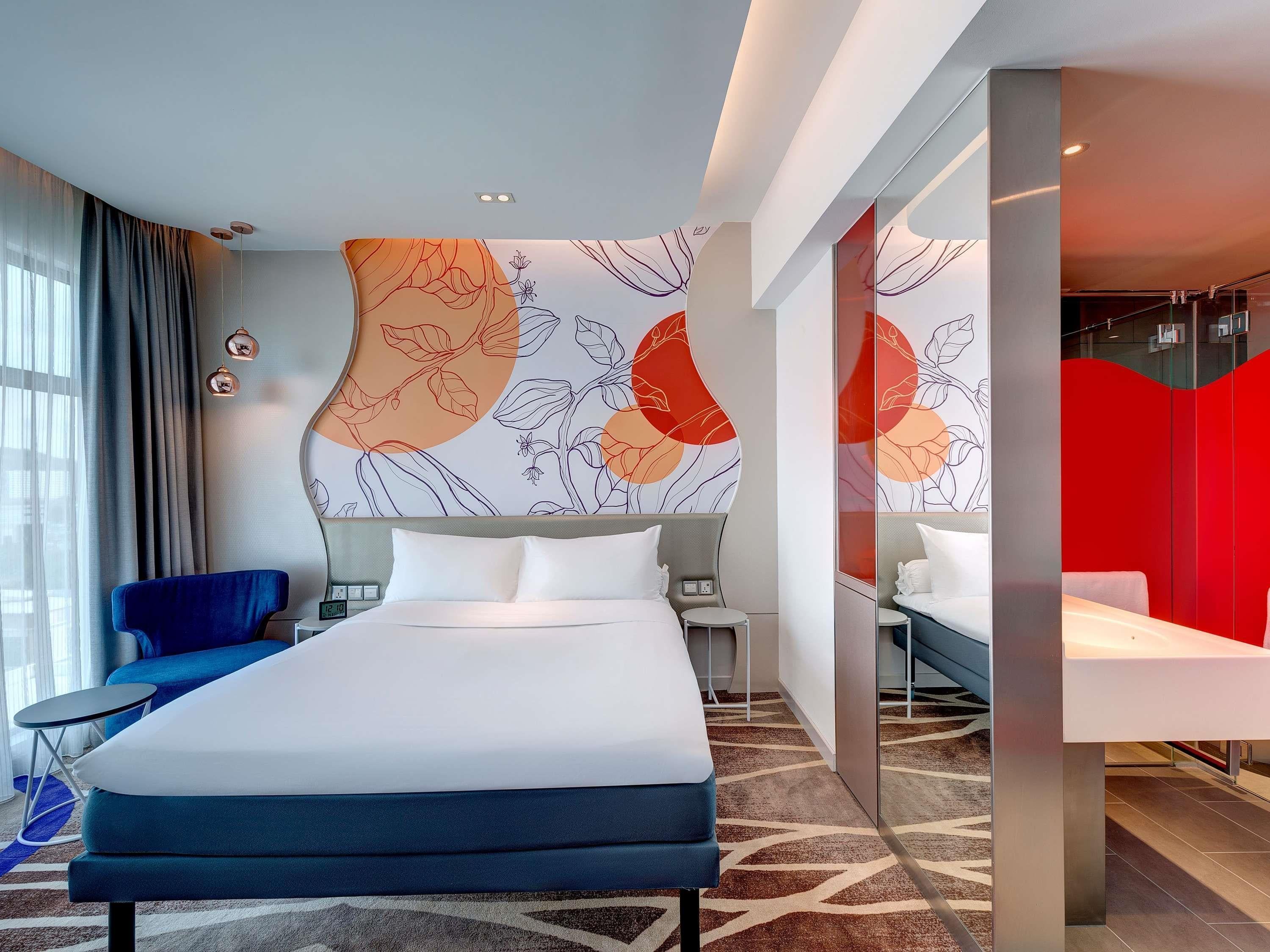 Double Queen Size Bed