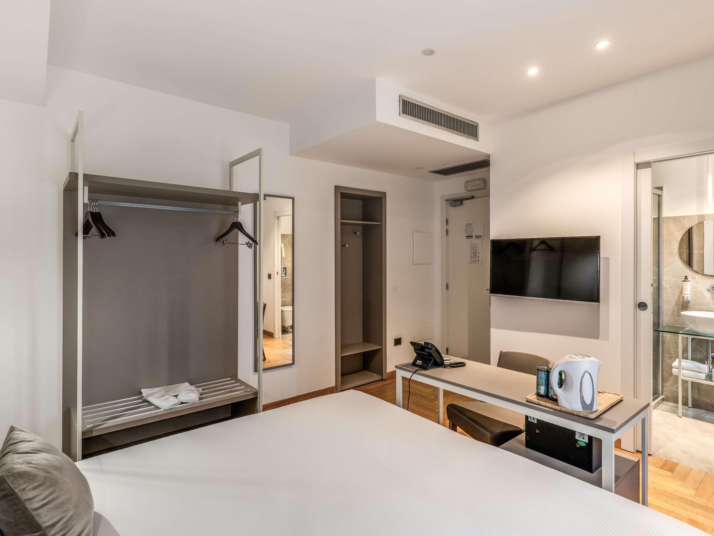 Double or Twin Standard