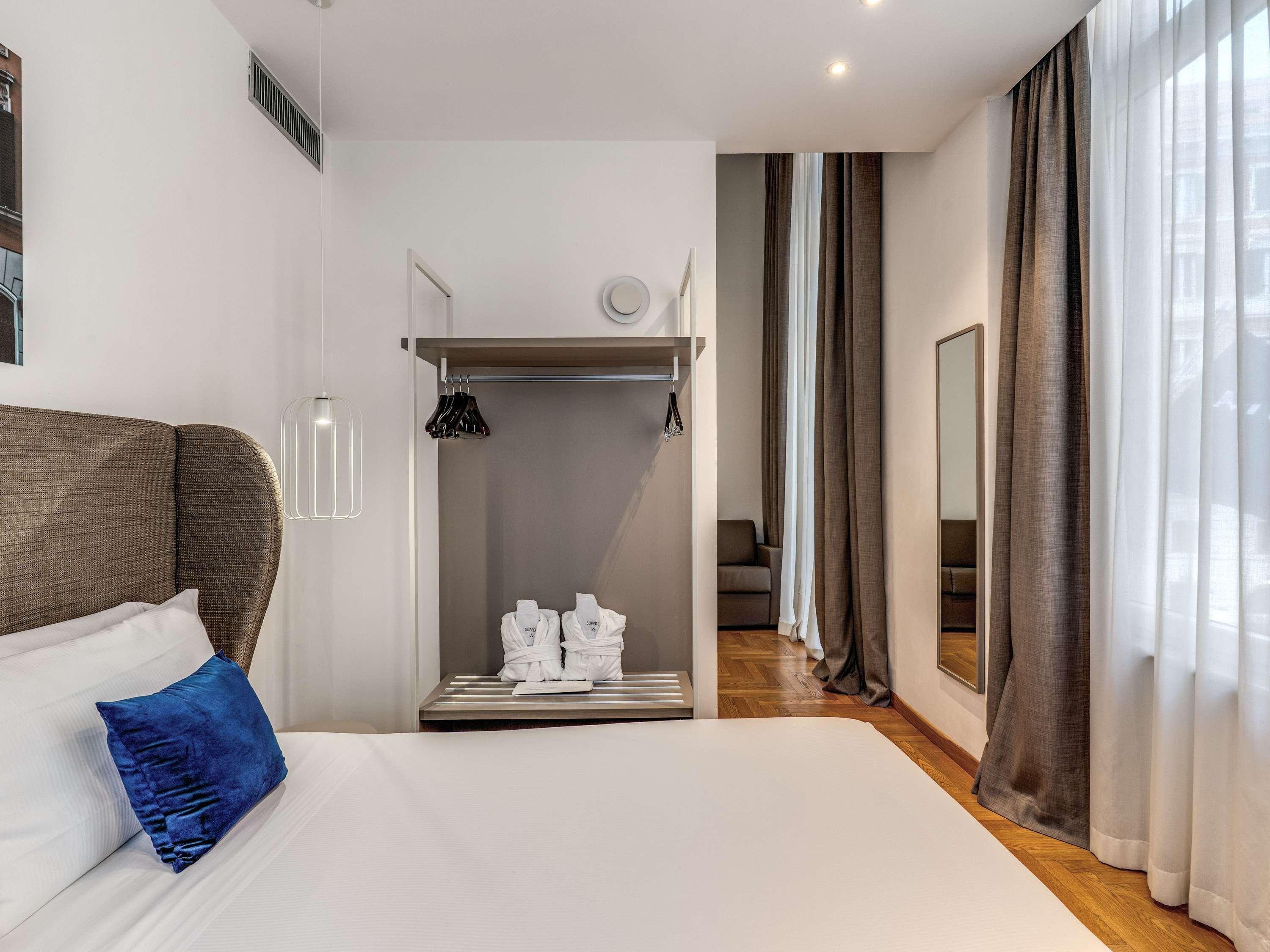 Double Deluxe Queen Bed