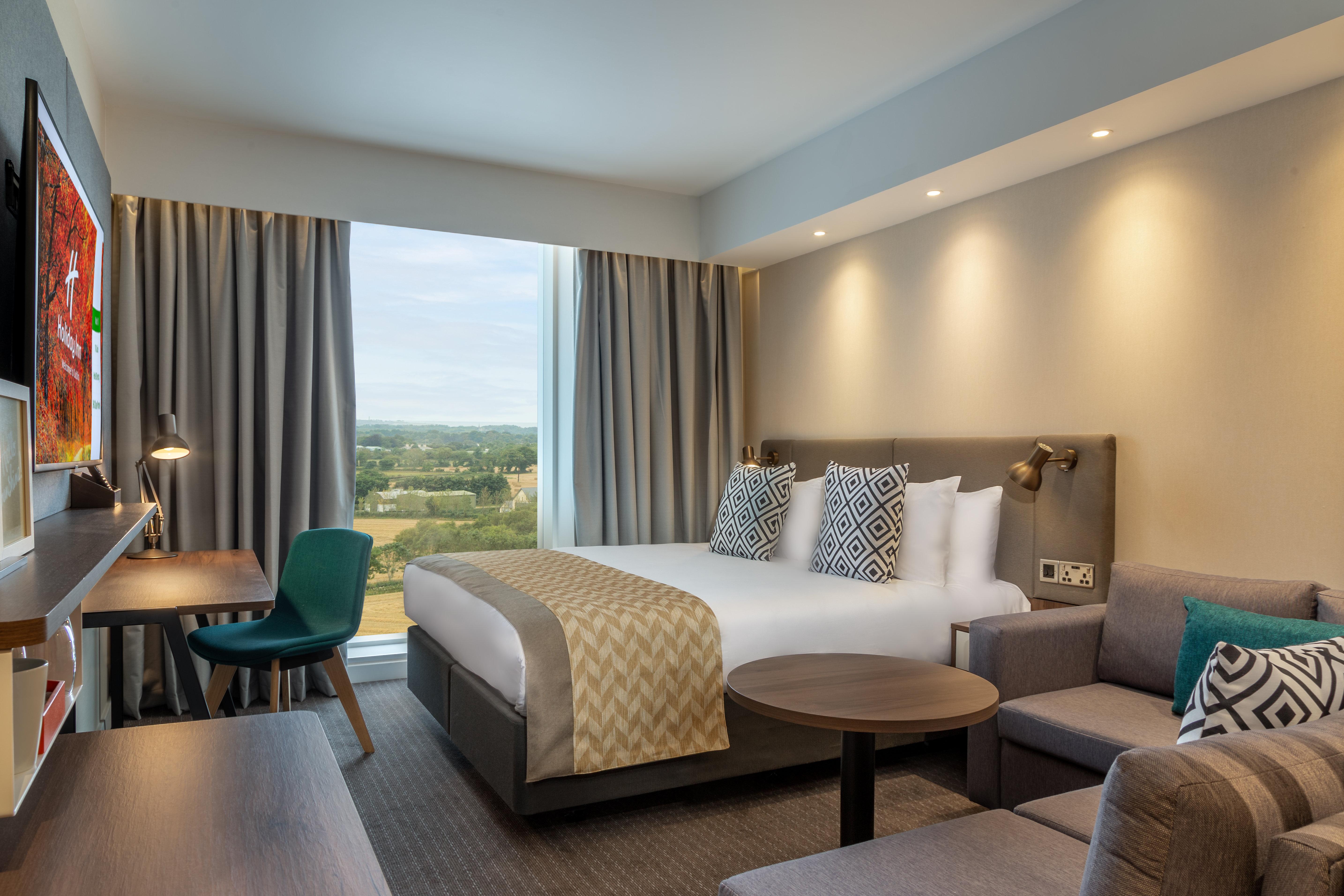 Double Queen Size Bed