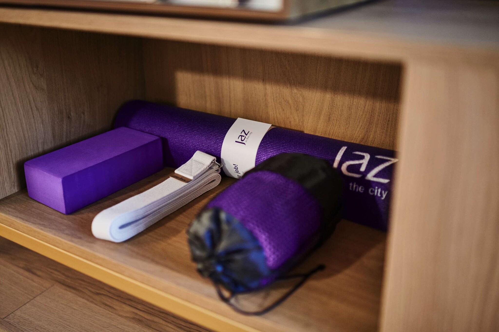 Double Queen Size Bed