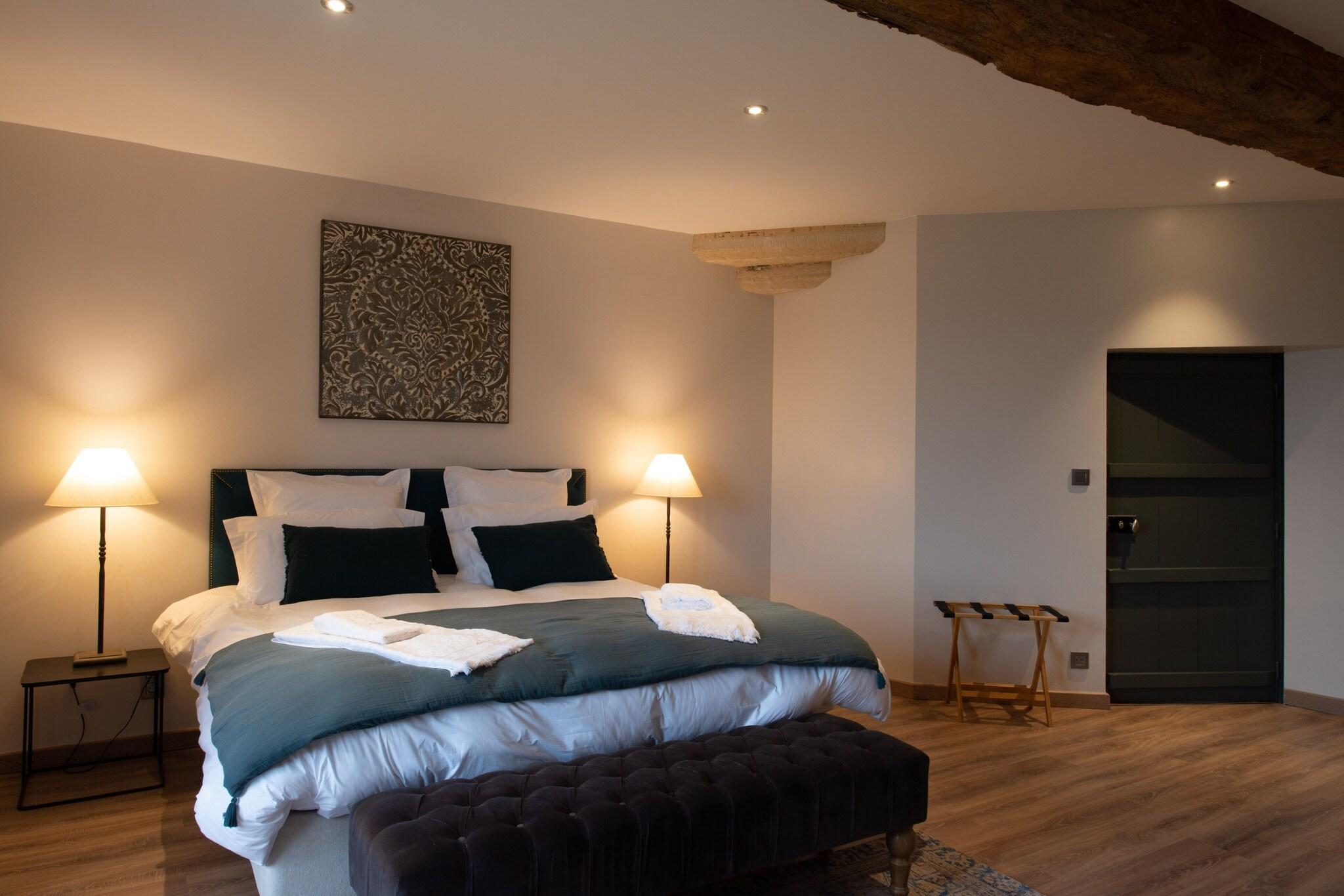 Double Deluxe King Bed