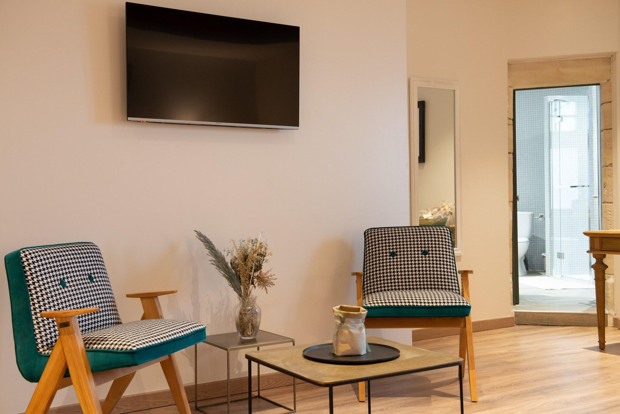 Double Deluxe King Bed