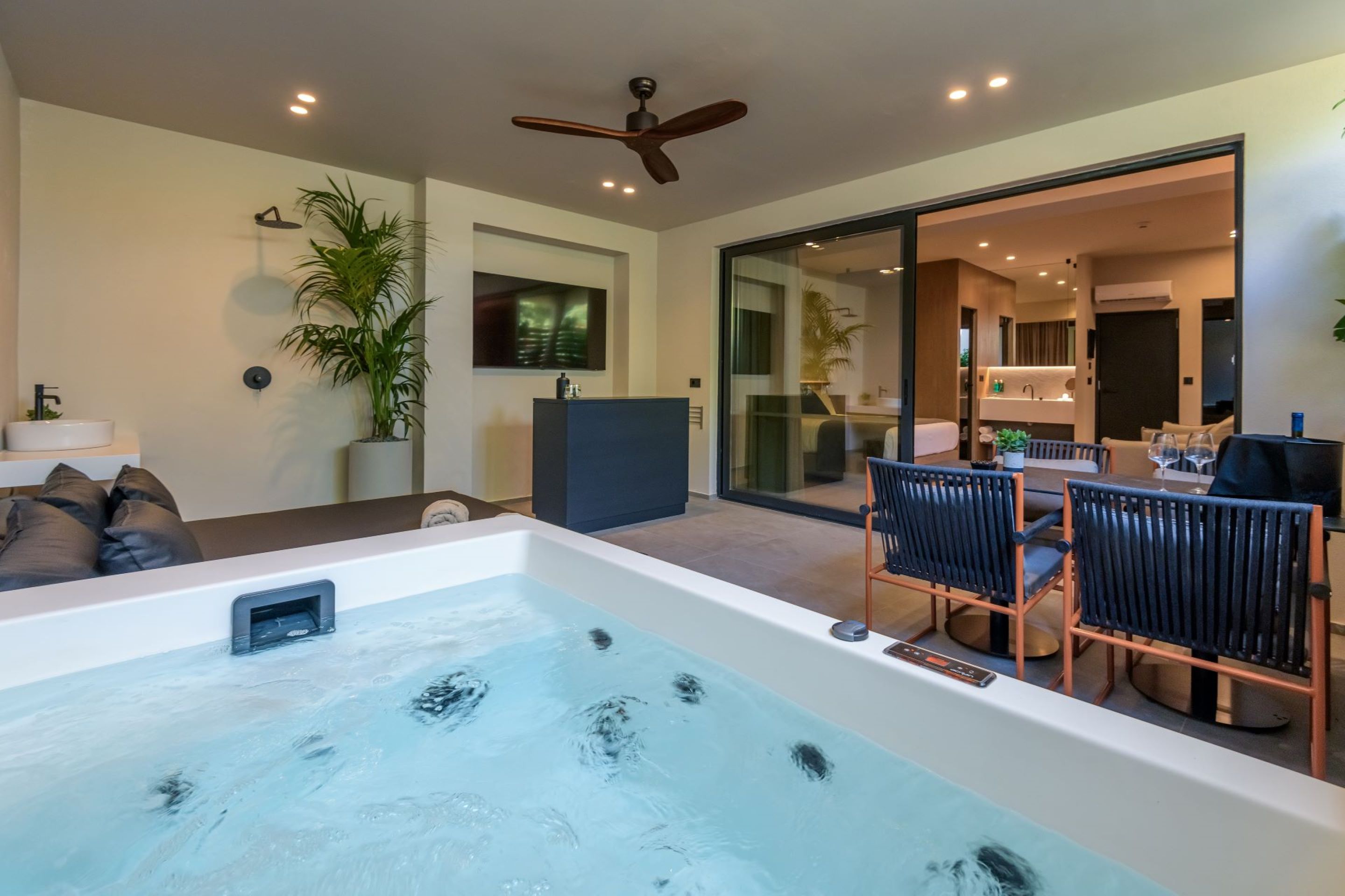 Junior Suite with Jacuzzi