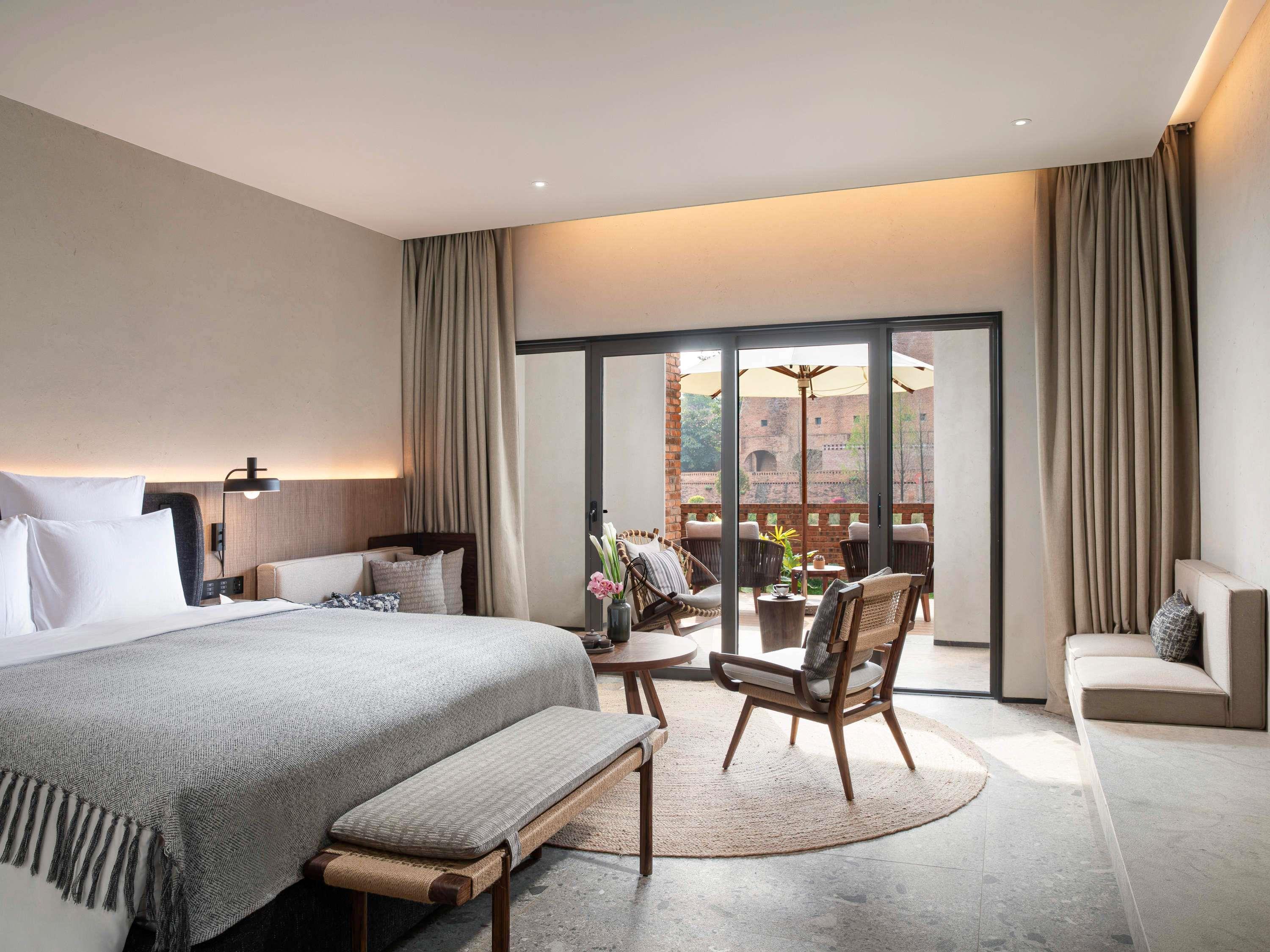 Double Deluxe King Bed