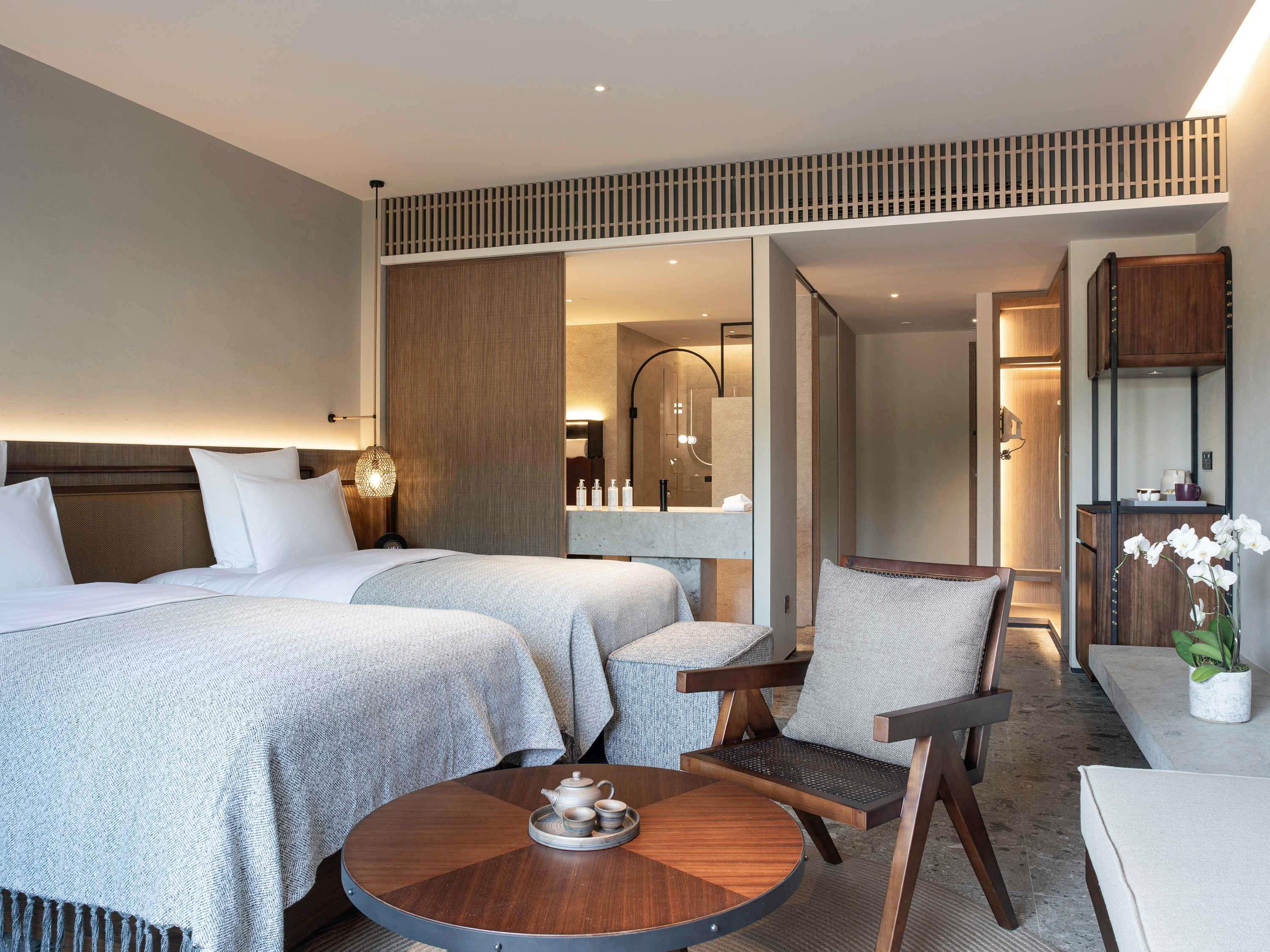 Double Deluxe King Bed