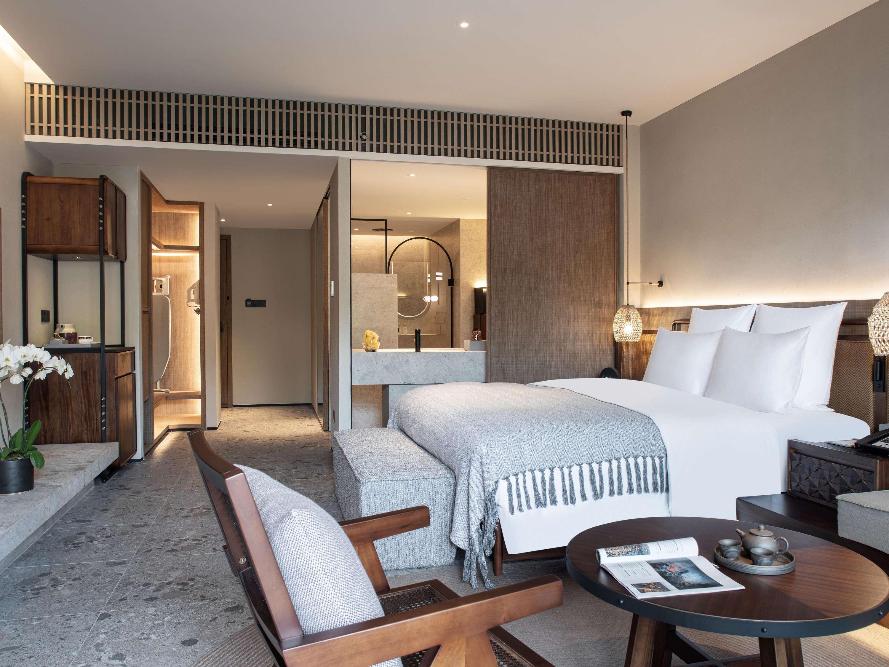 Double Executive King Bed