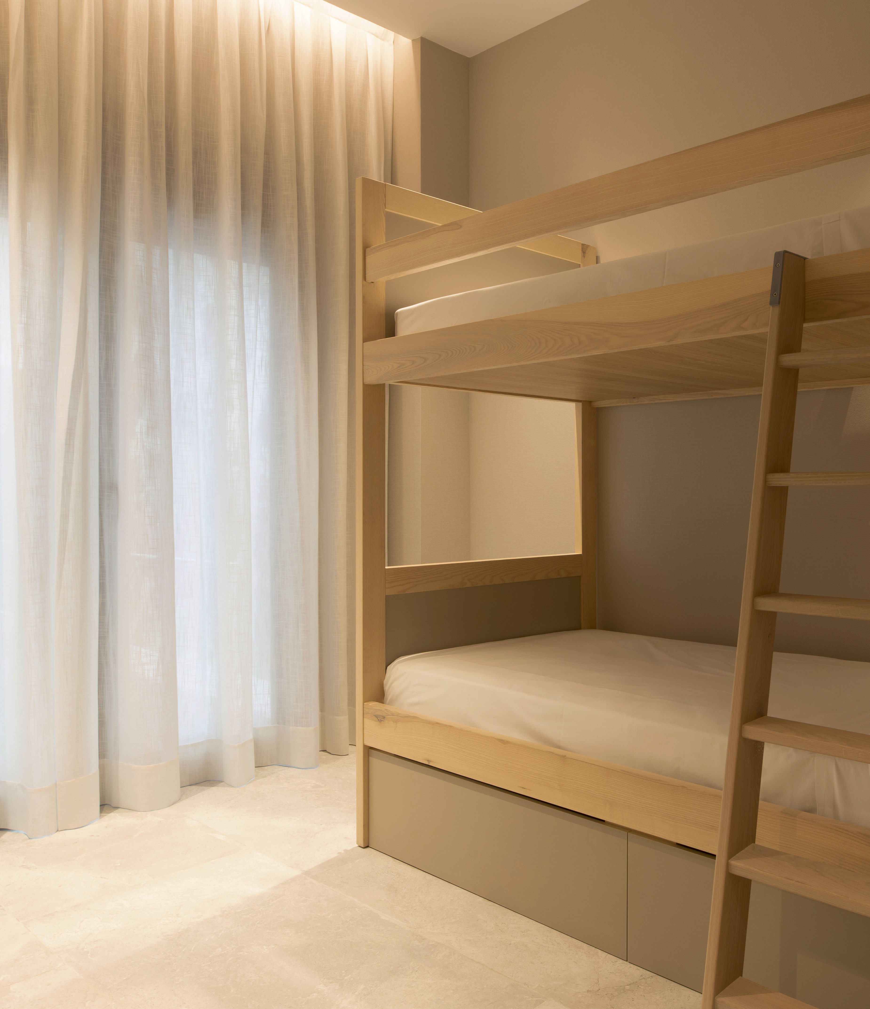 Apartment Capacity 4