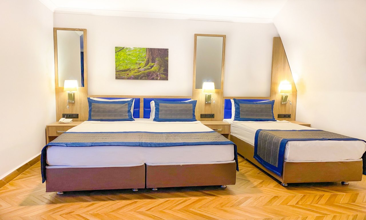 Family Room Connecting Room