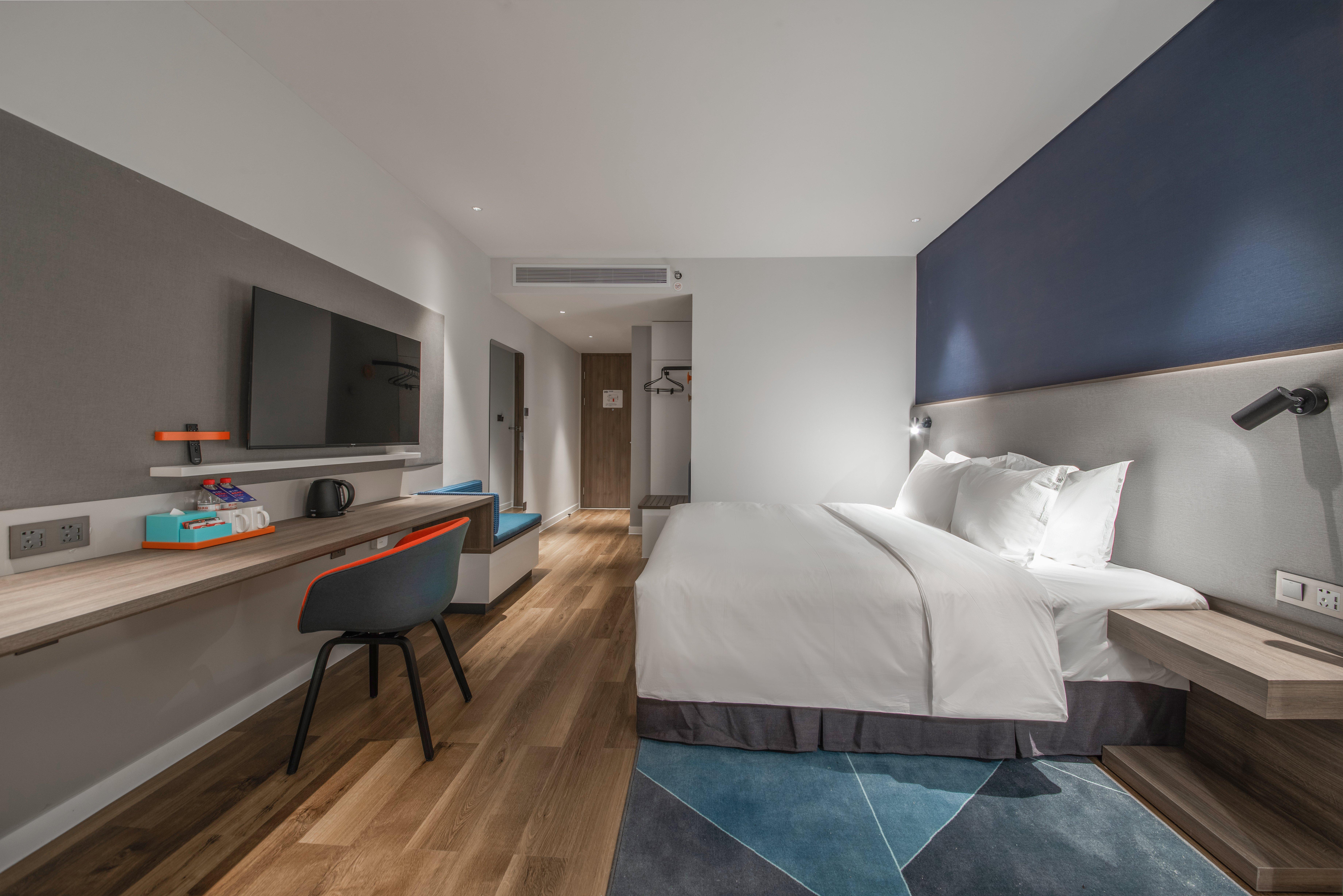 Double King Size Bed