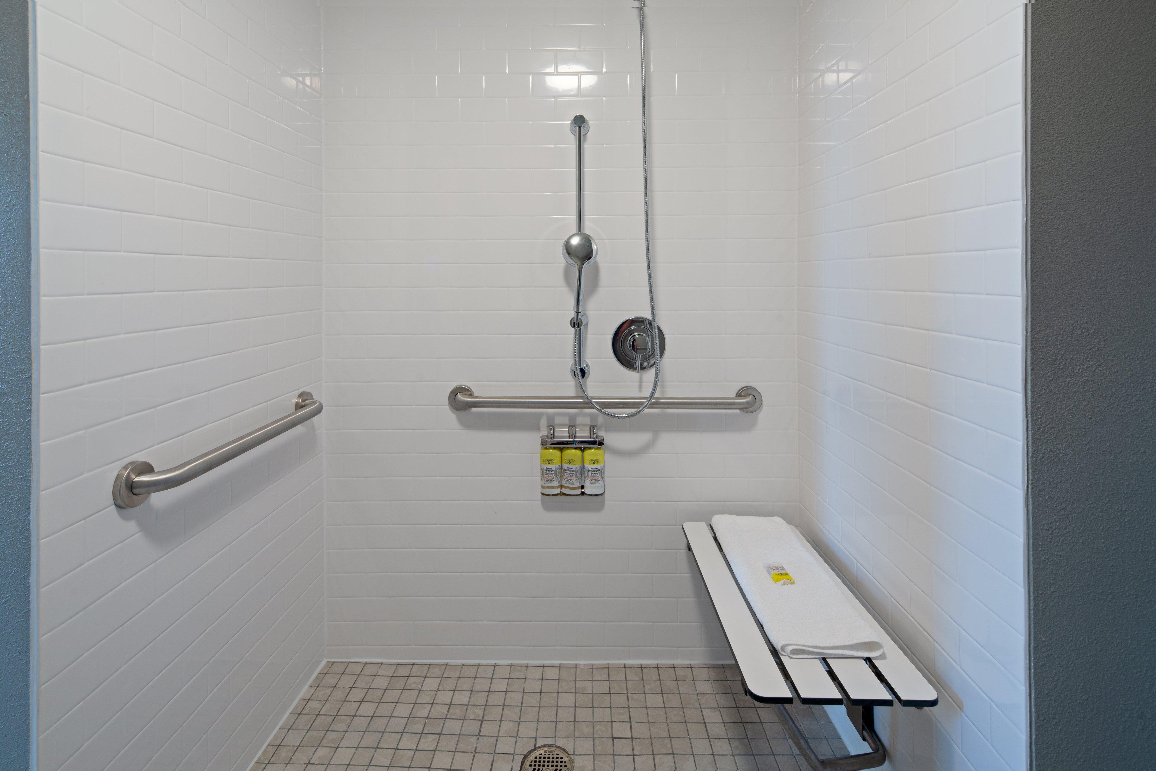 Studio Accessible-queen Size Bed