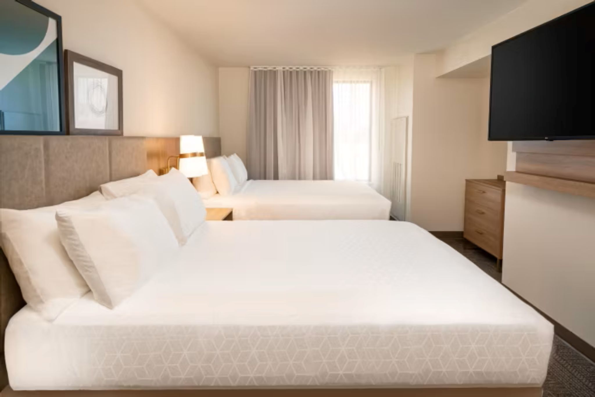 Suite Two Queen Beds One Bedroom