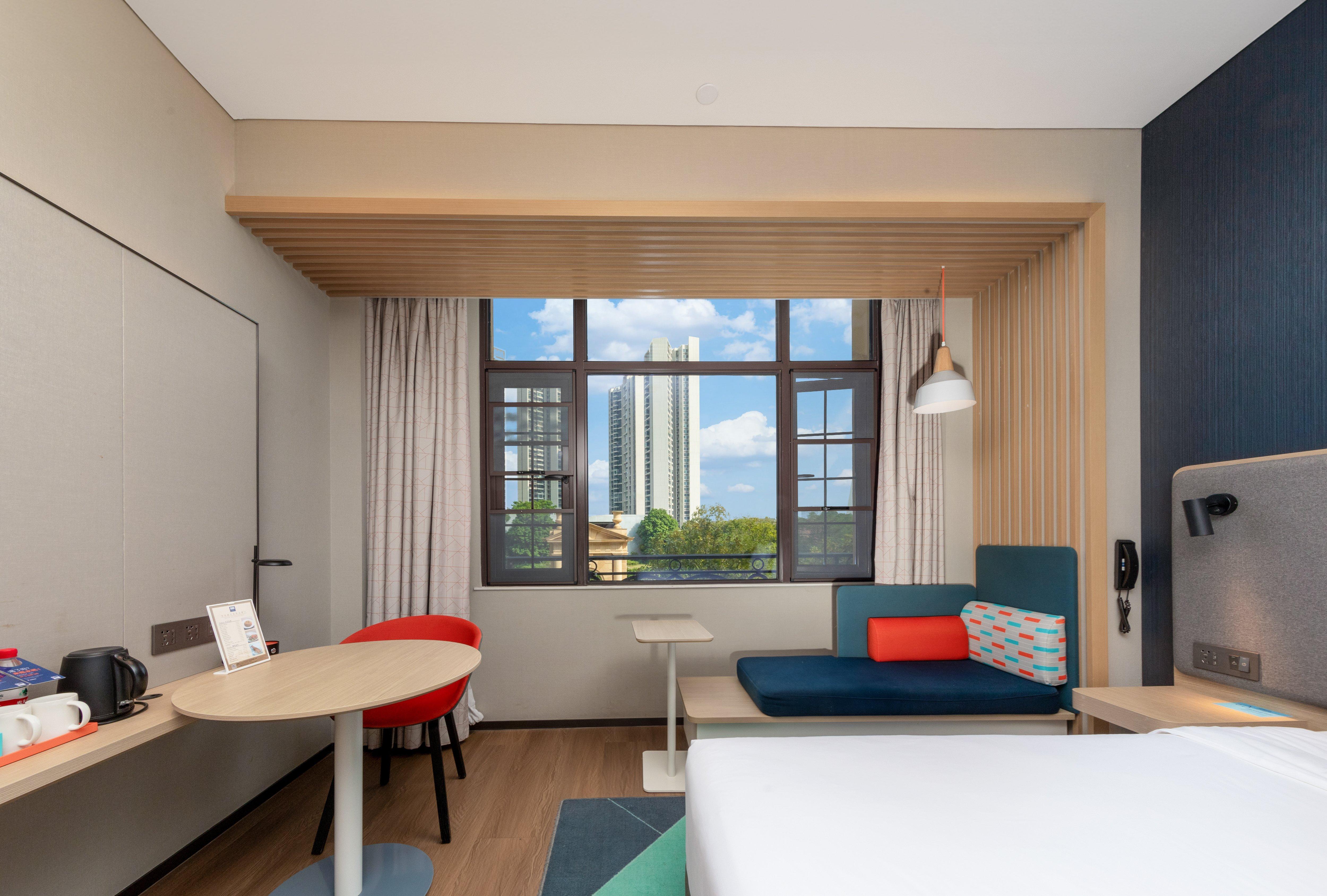 Double Garden View King Bed