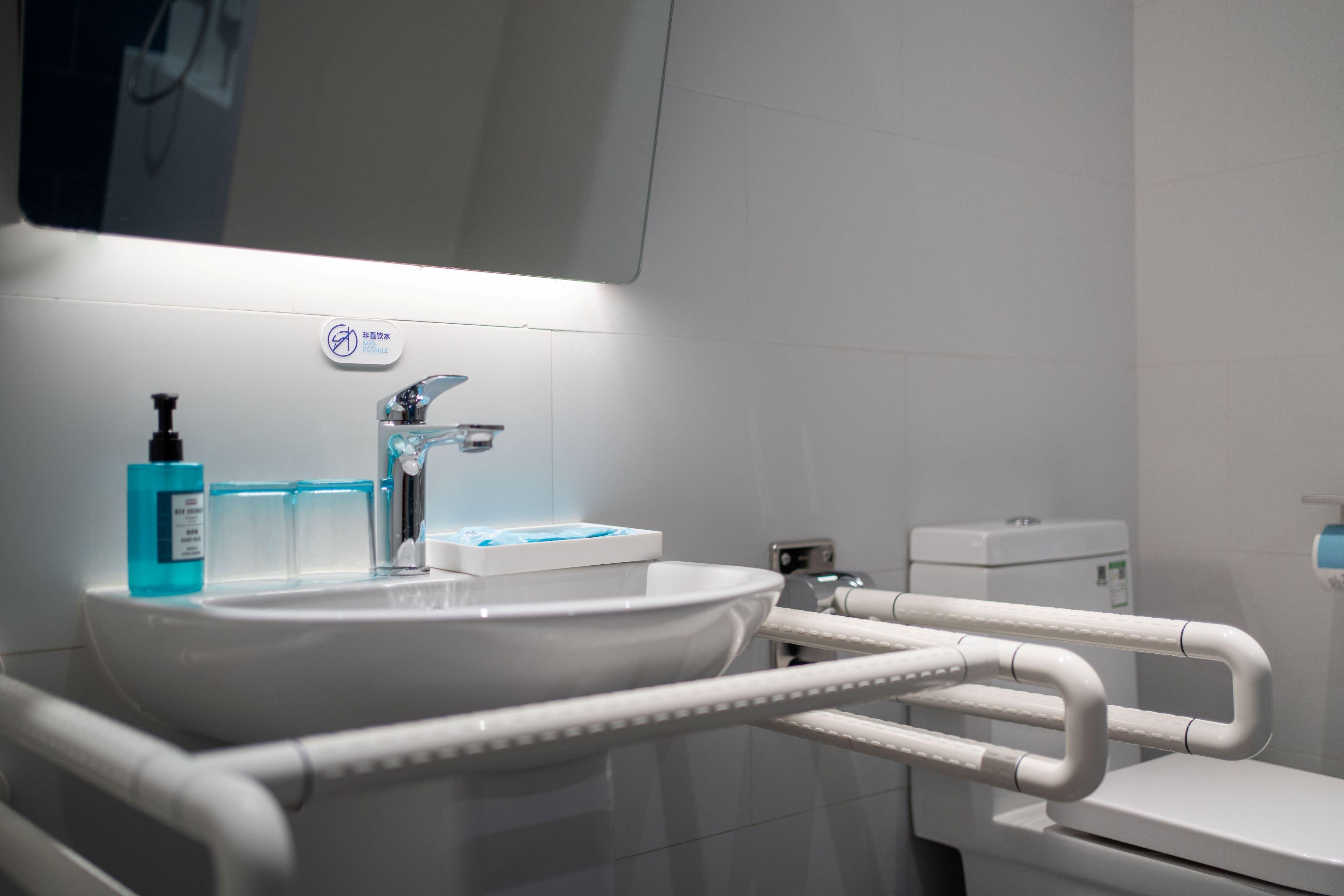 Double Accessible King Size Bed