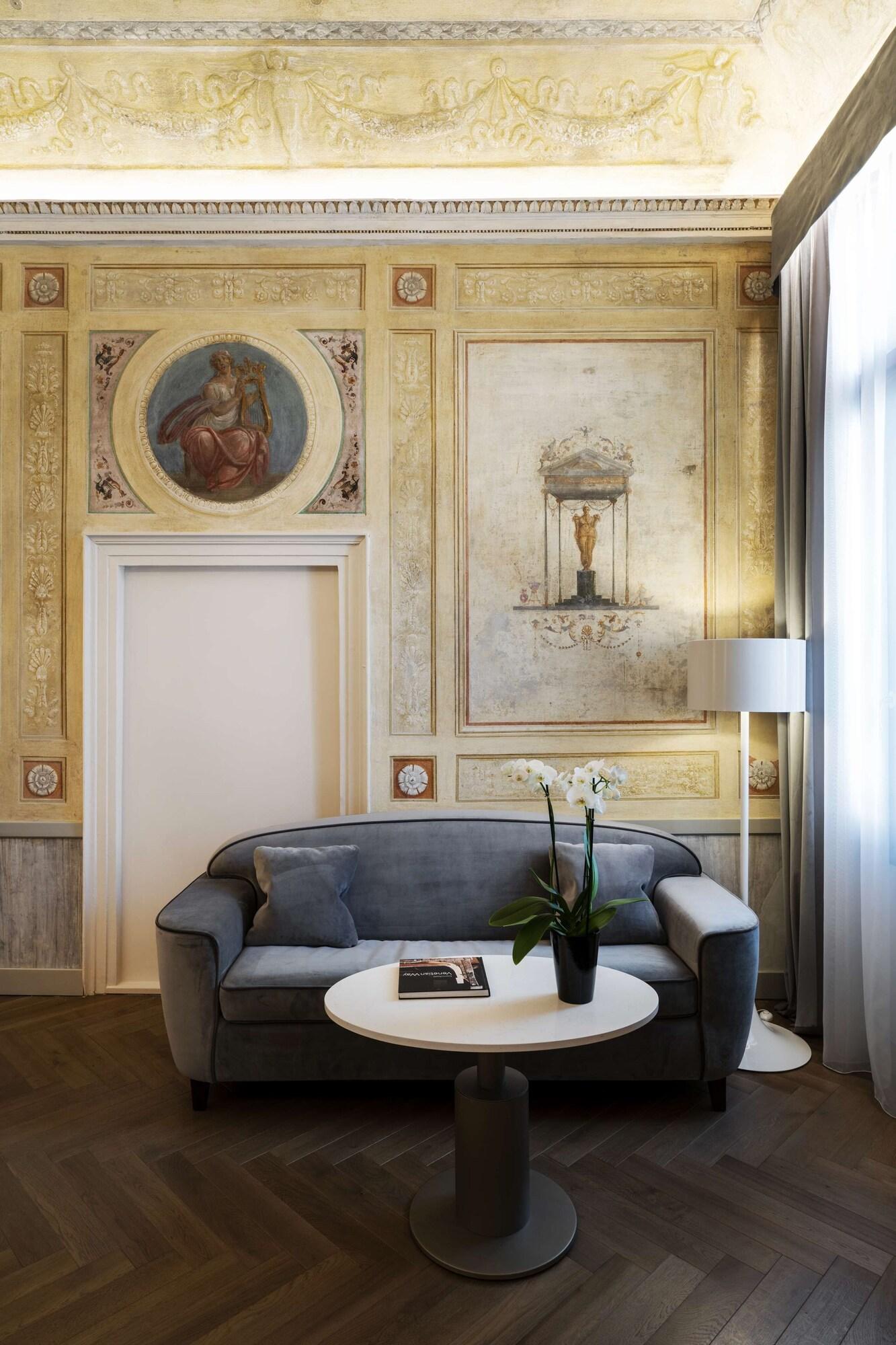 Junior Suite King Size Bed