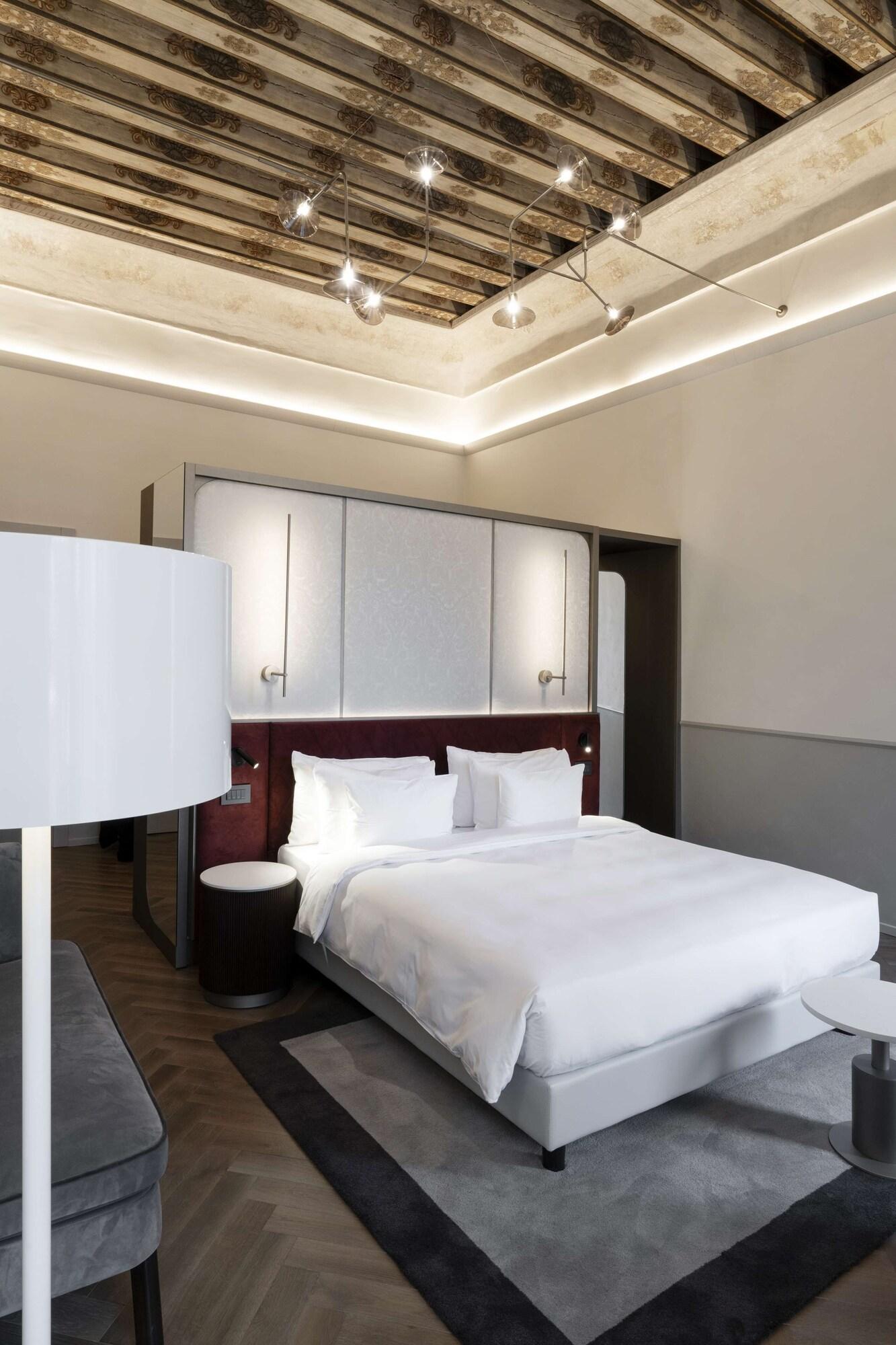 Junior Suite King Size Bed