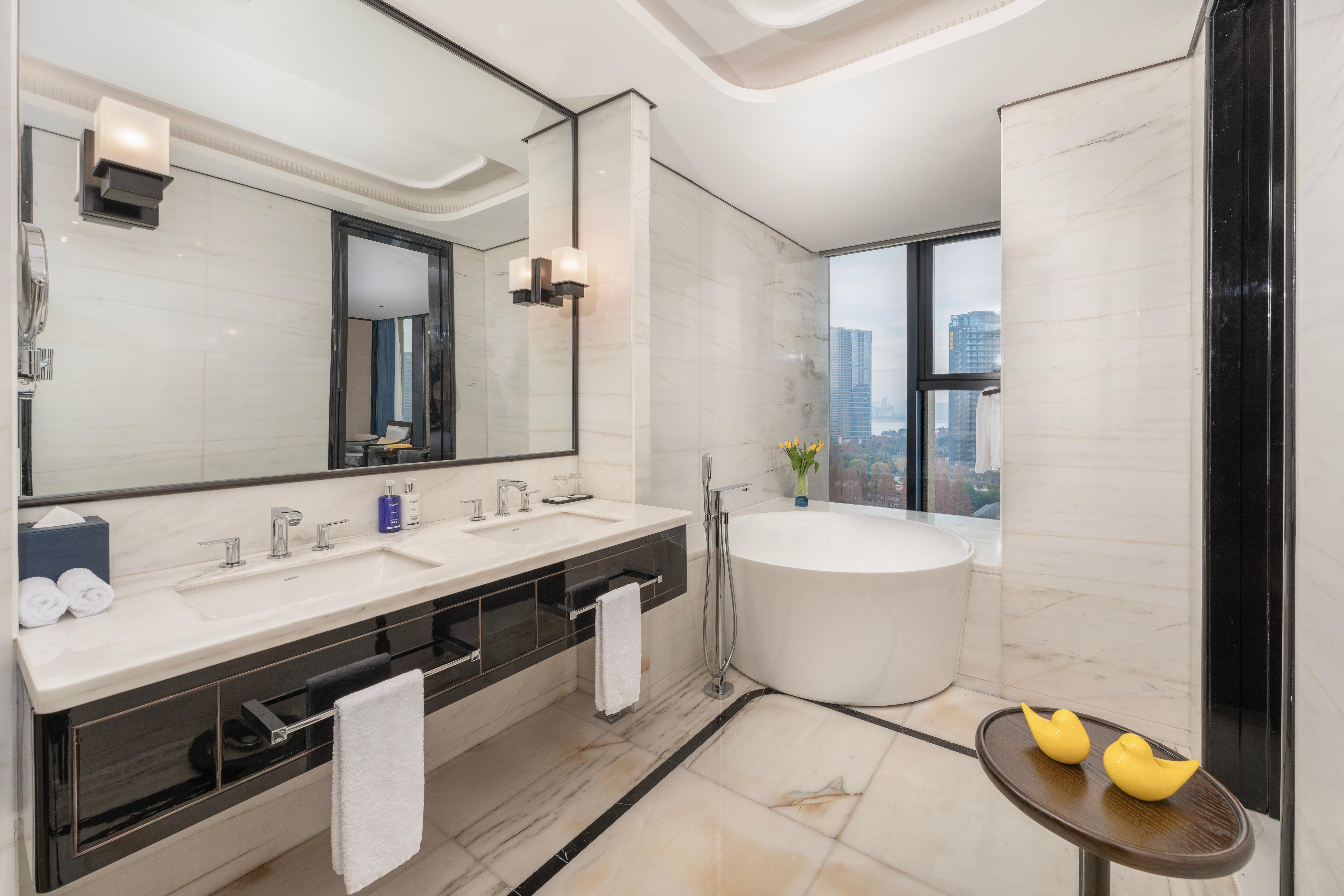 Double City View King Bed