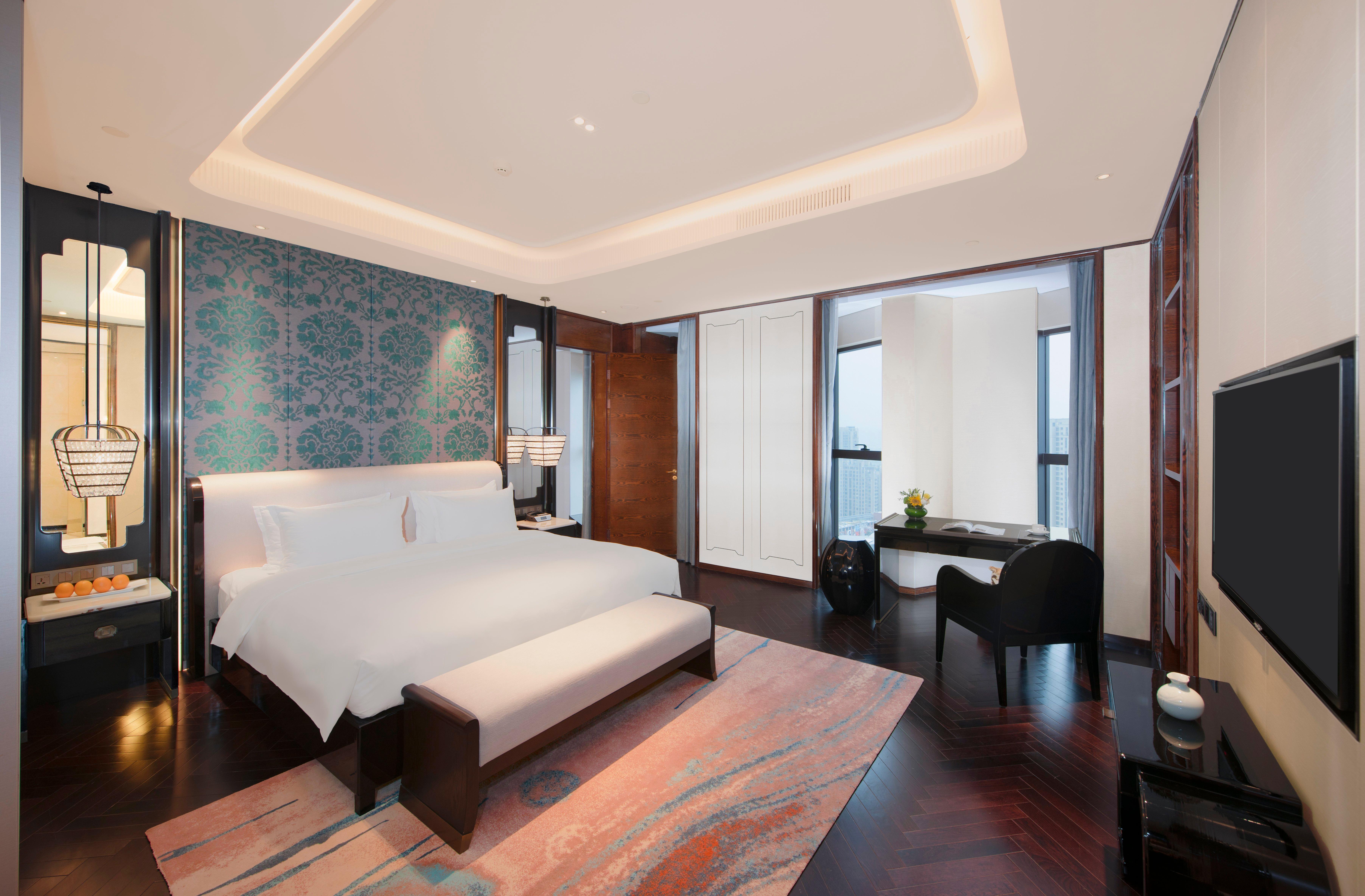 Suite King Bed One Bedroom 