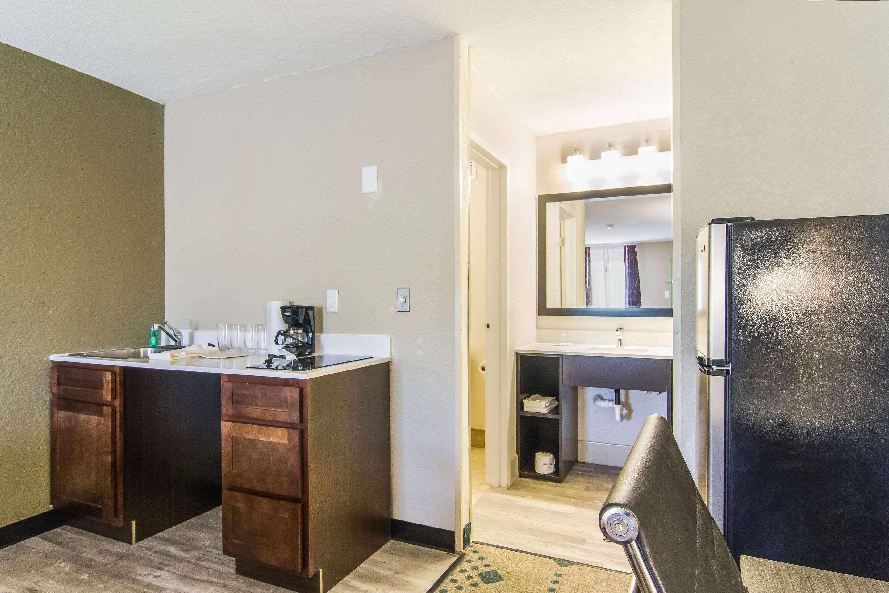 Suite Two Queen Beds