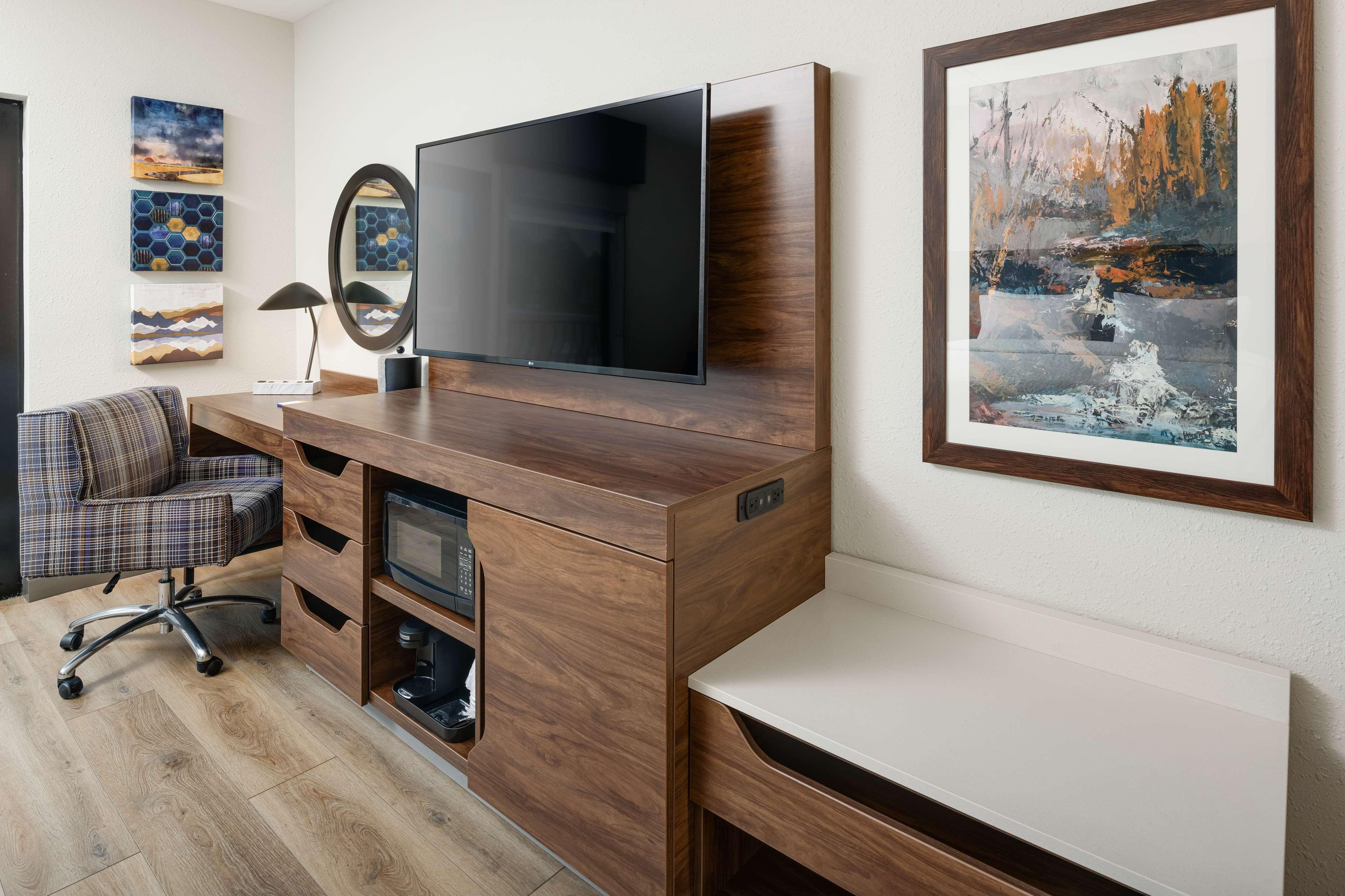 Double Accessible King Size Bed