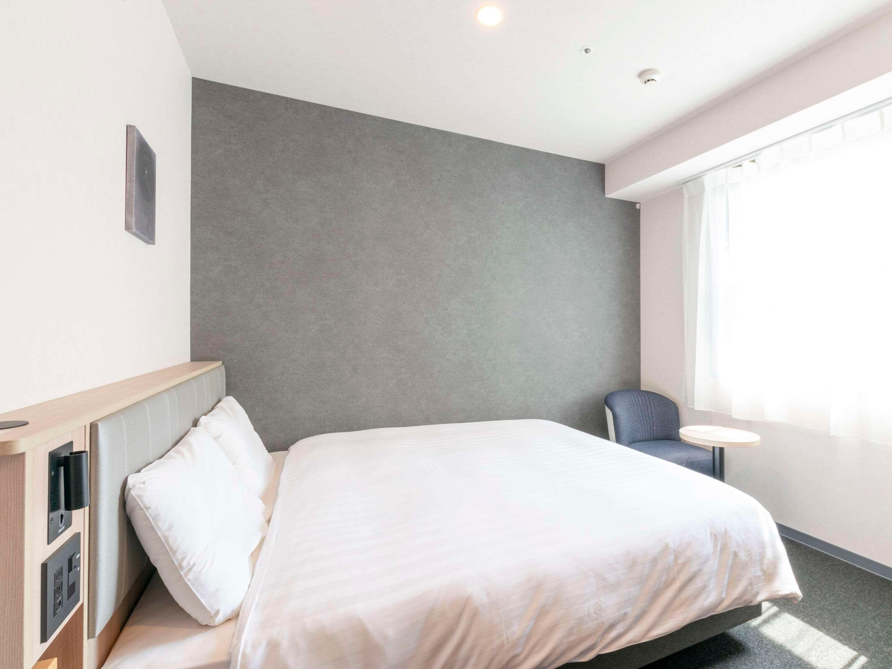 Double Queen Size Bed