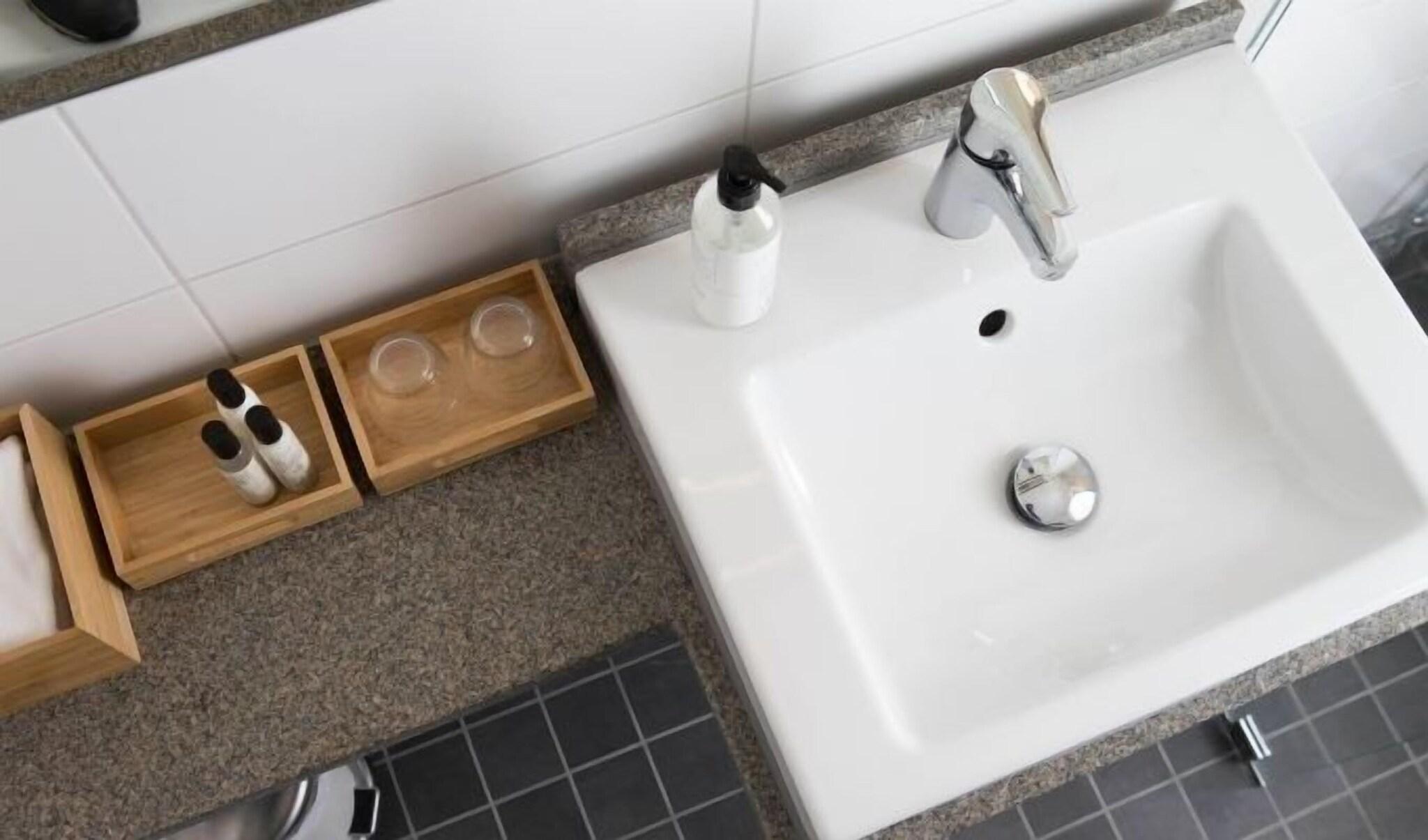 Double Queen Size Bed