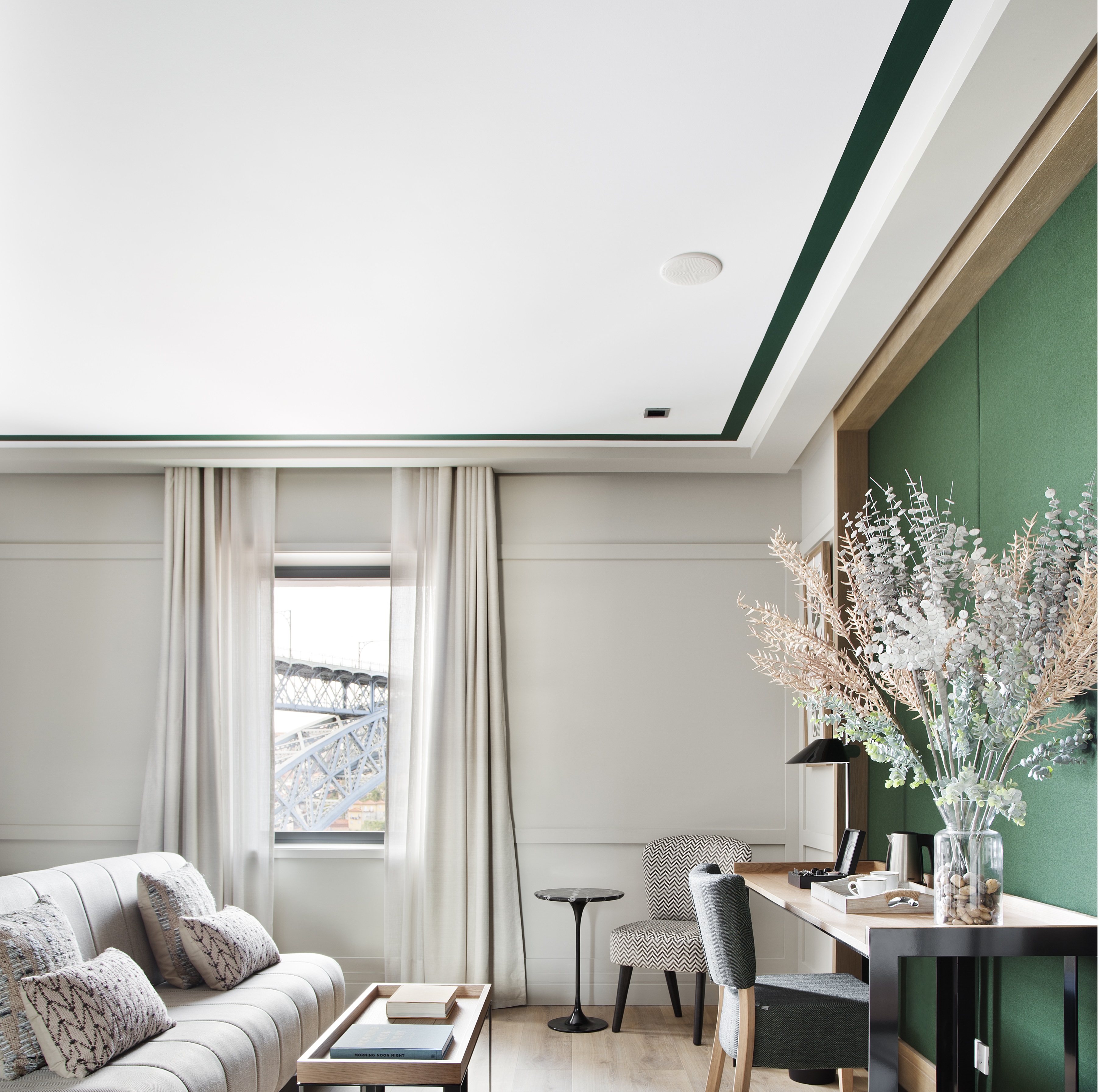 Double Single Superior with Views