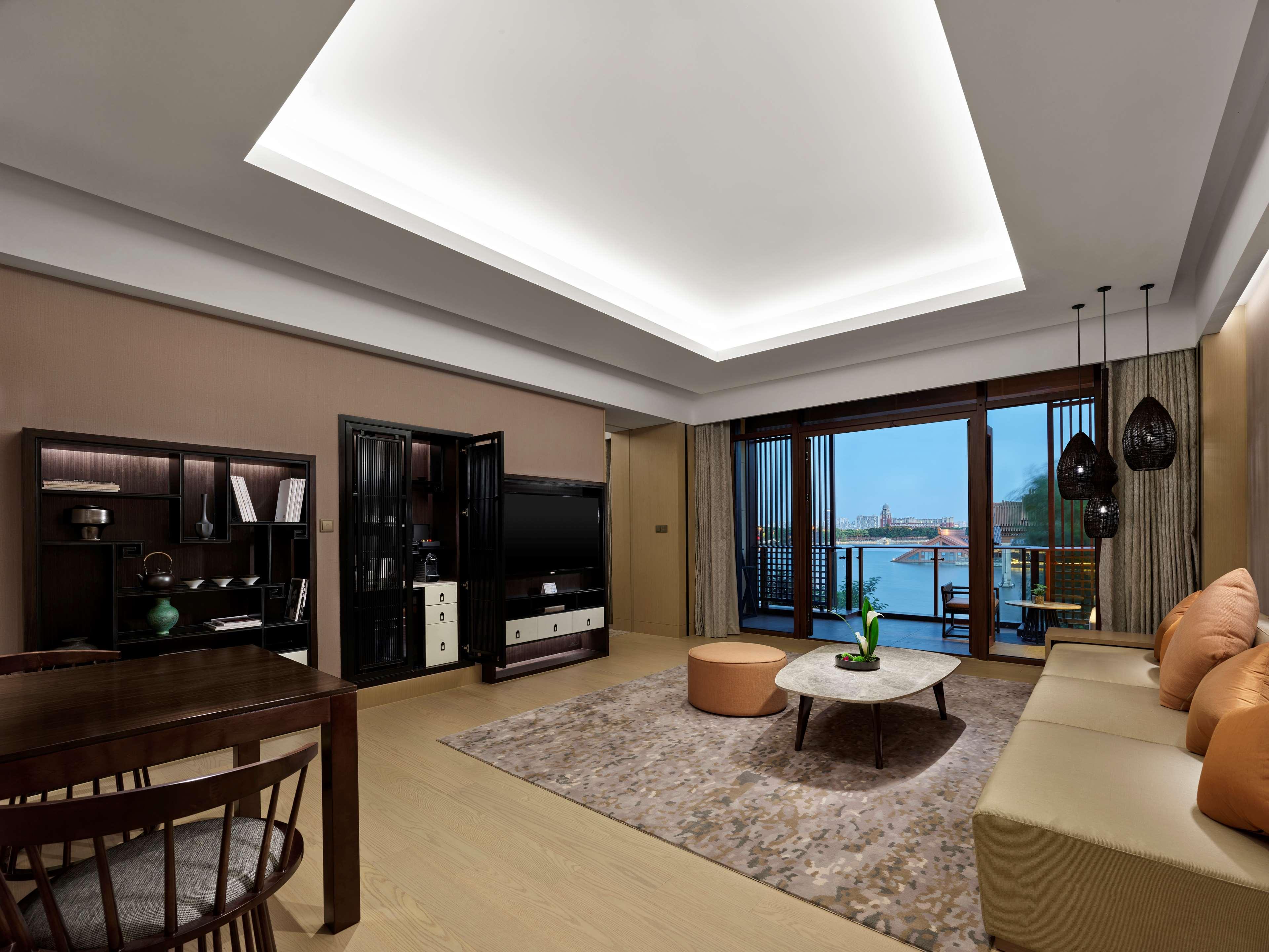 Suite Deluxe Lake View