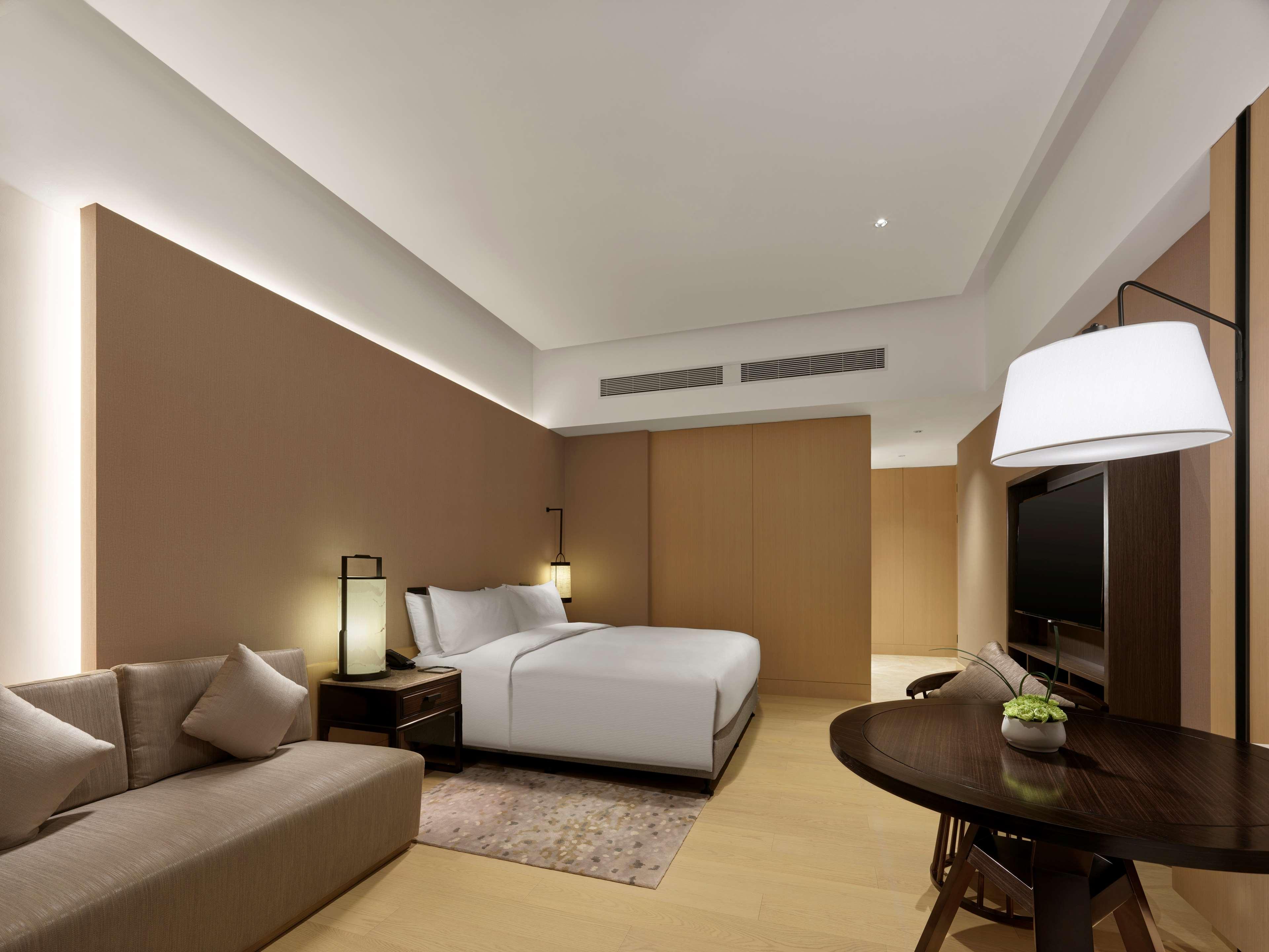 Double Accessible King Size Bed